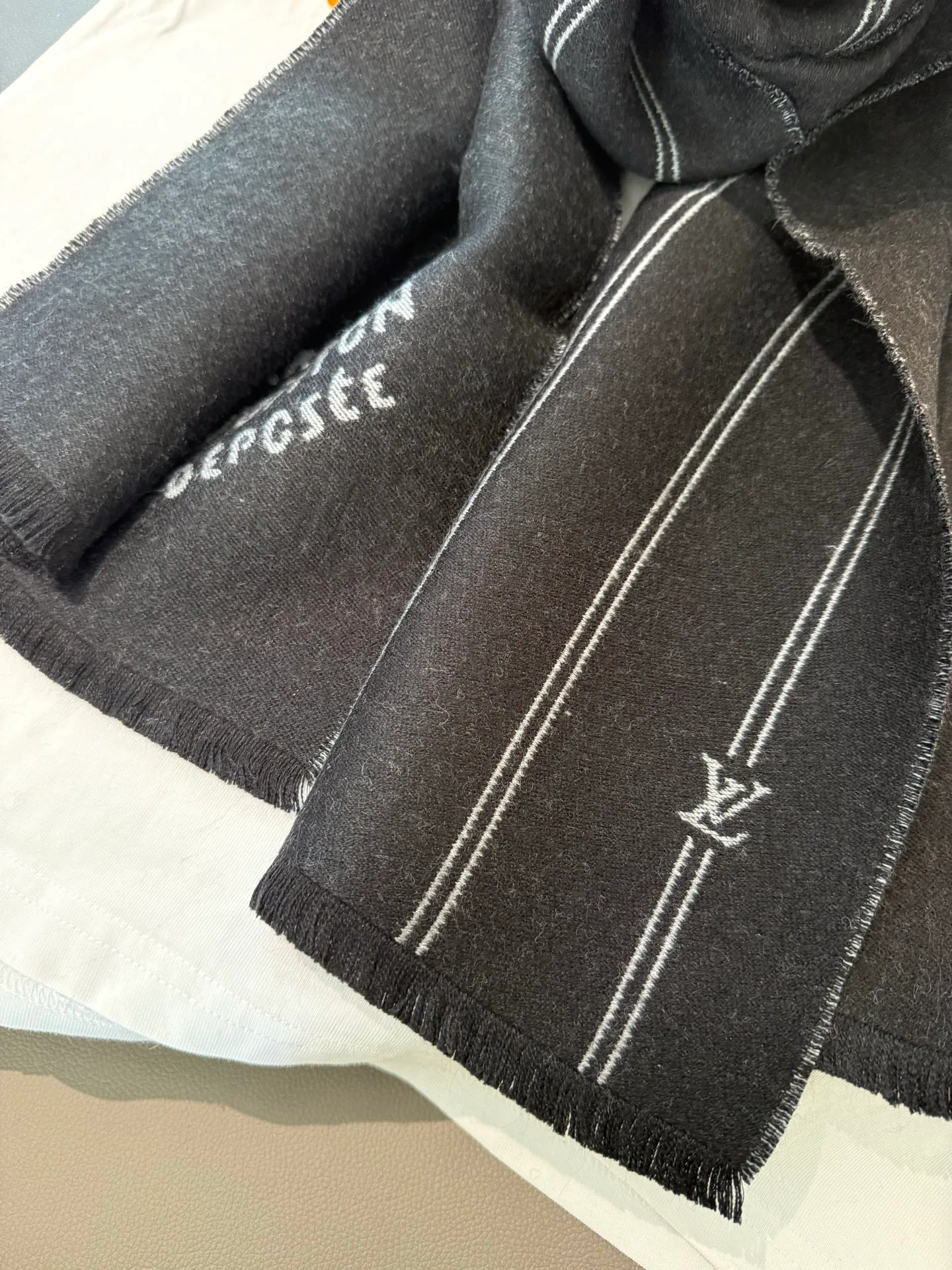 Шарфы Louis Vuitton 823997