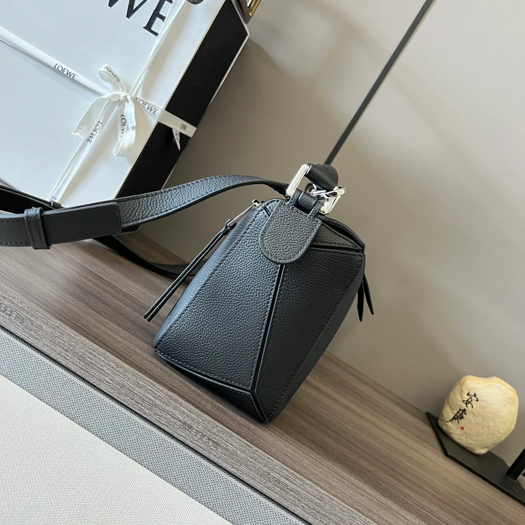 Классические Сумки Женские Loewe 13401810