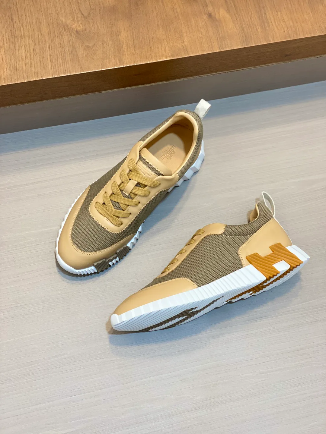 Кроссовки Мужские Hermes 18039712