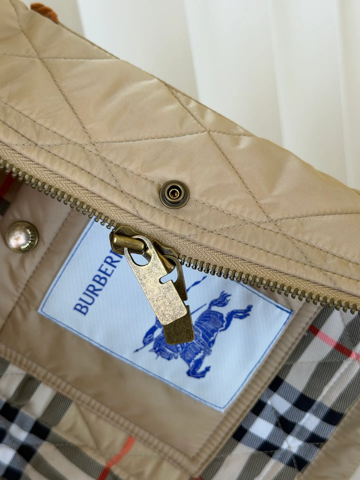 Куртки И Пуховики Женские Burberry 17950219
