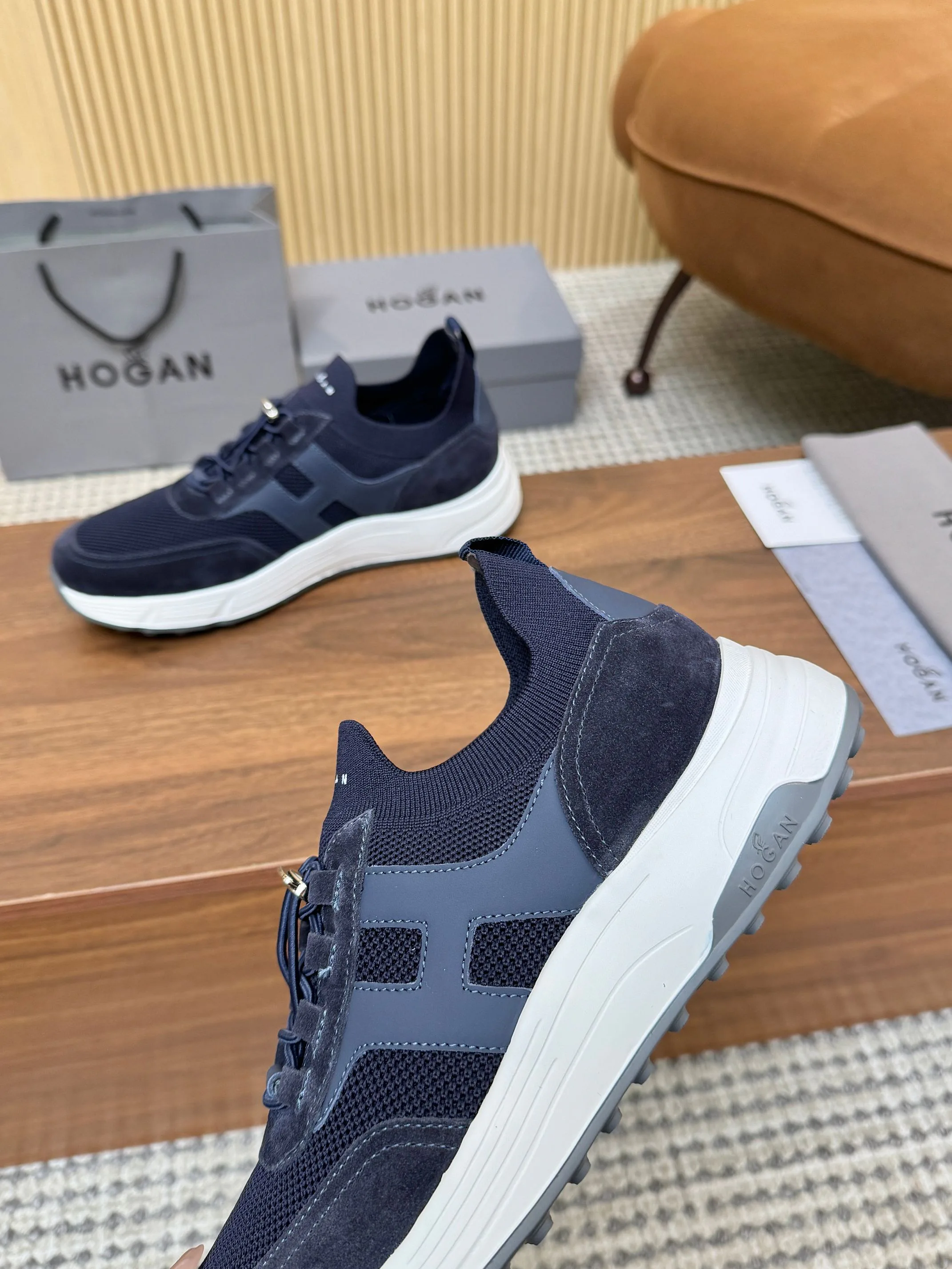 Кроссовки Женские Hogan 18877090