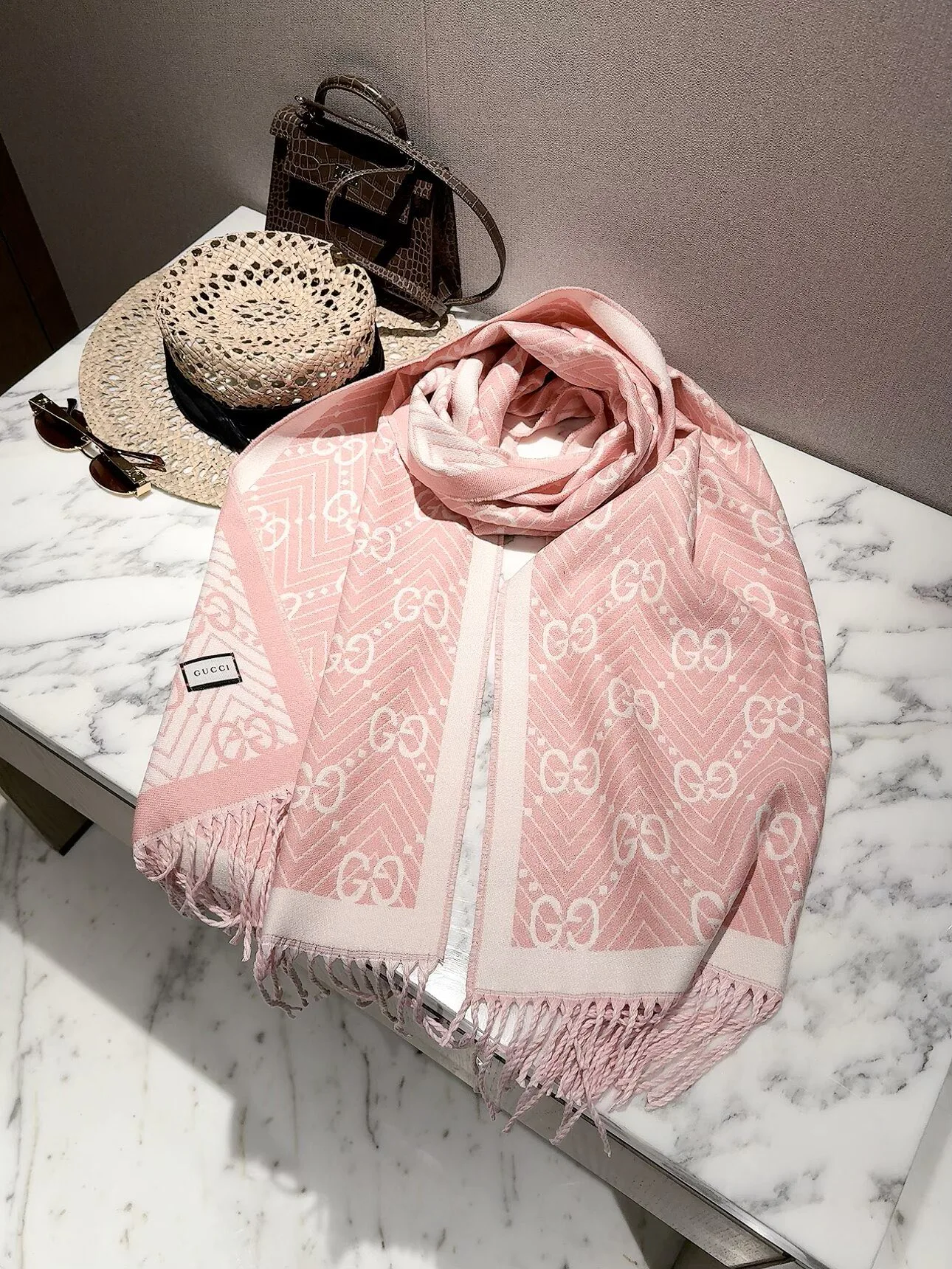 Шарфы Gucci 18377536