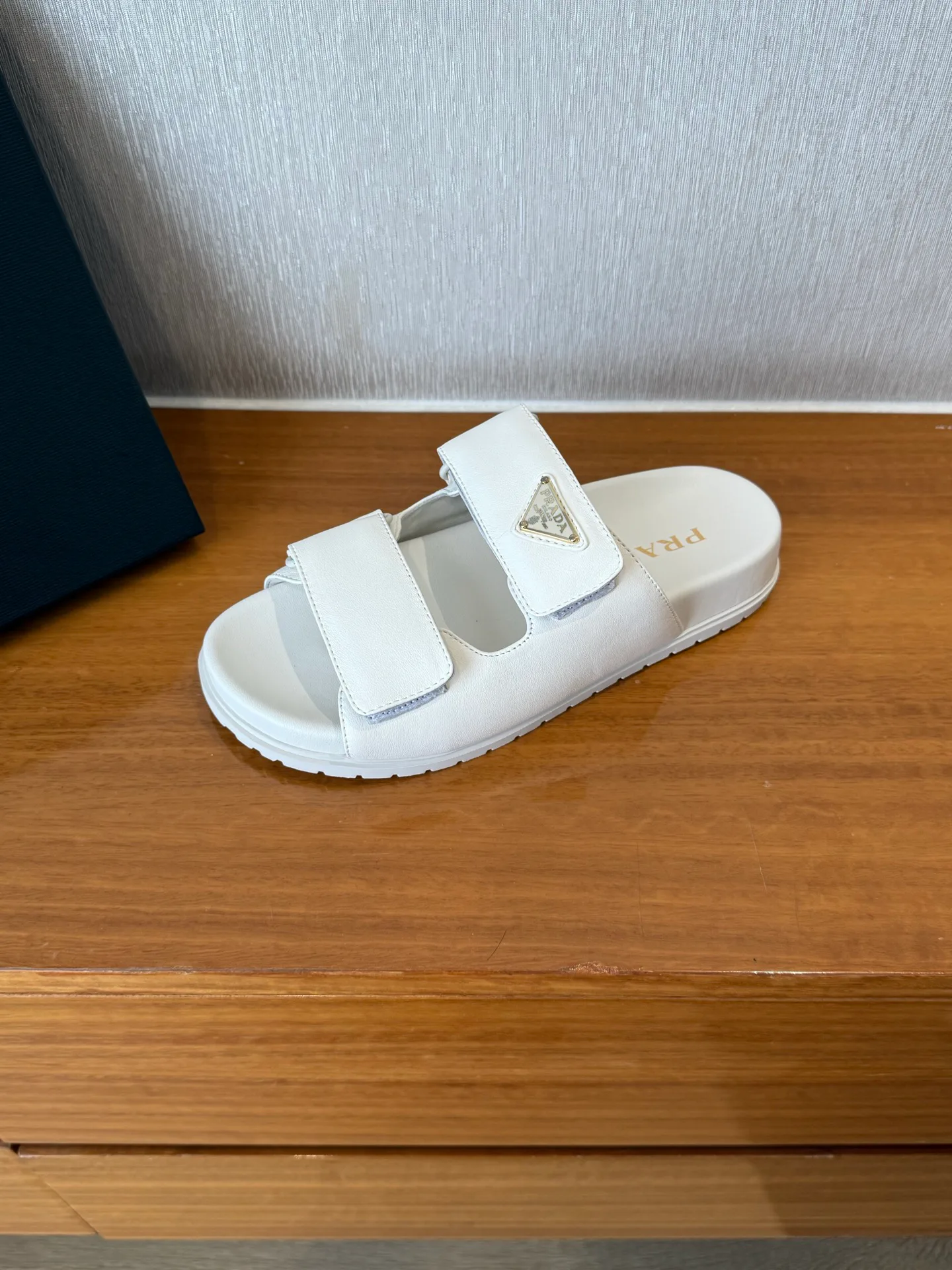 Шлепанцы Женские Prada 21701