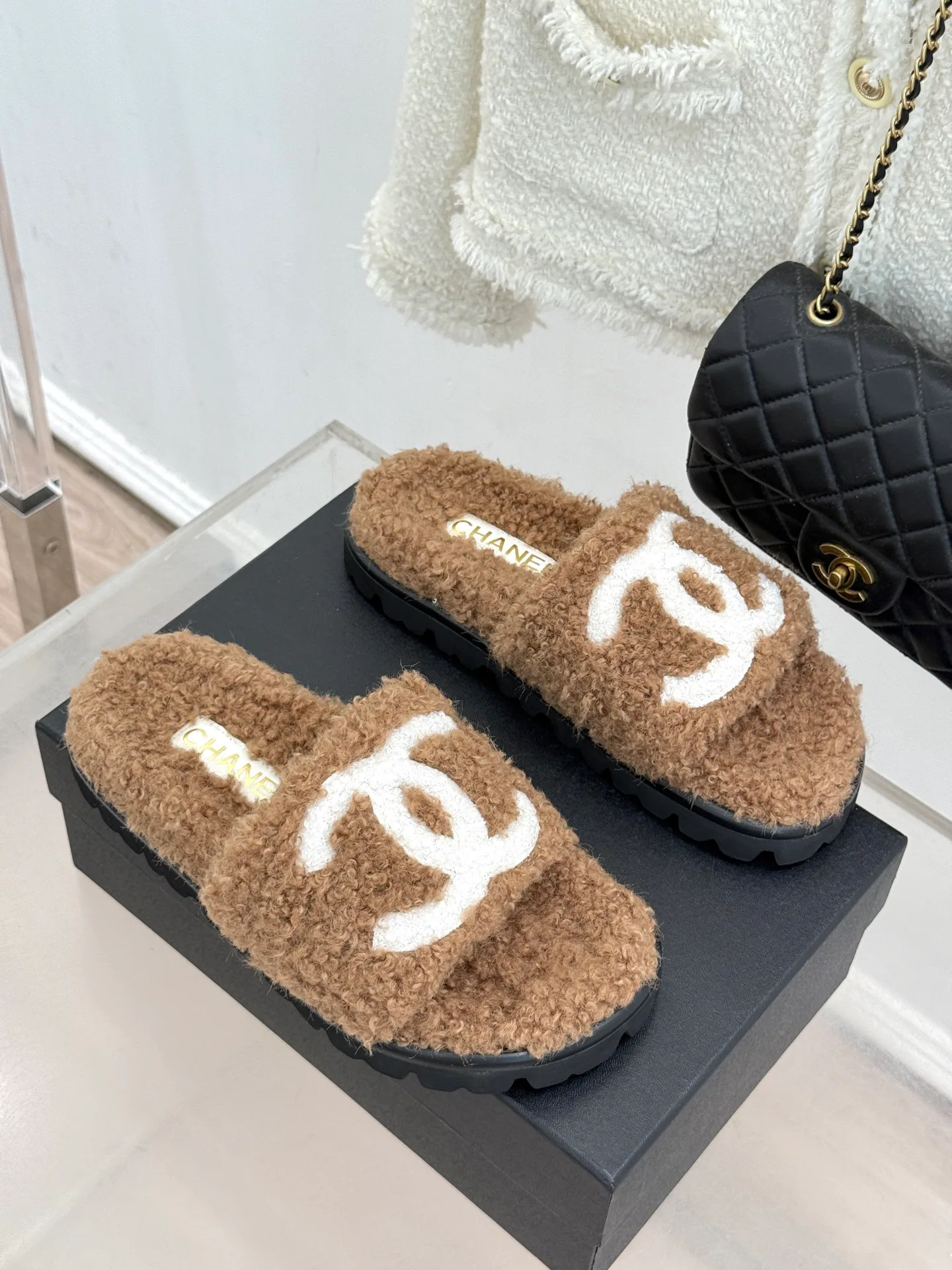 Тапочки Женские Chanel 18737773