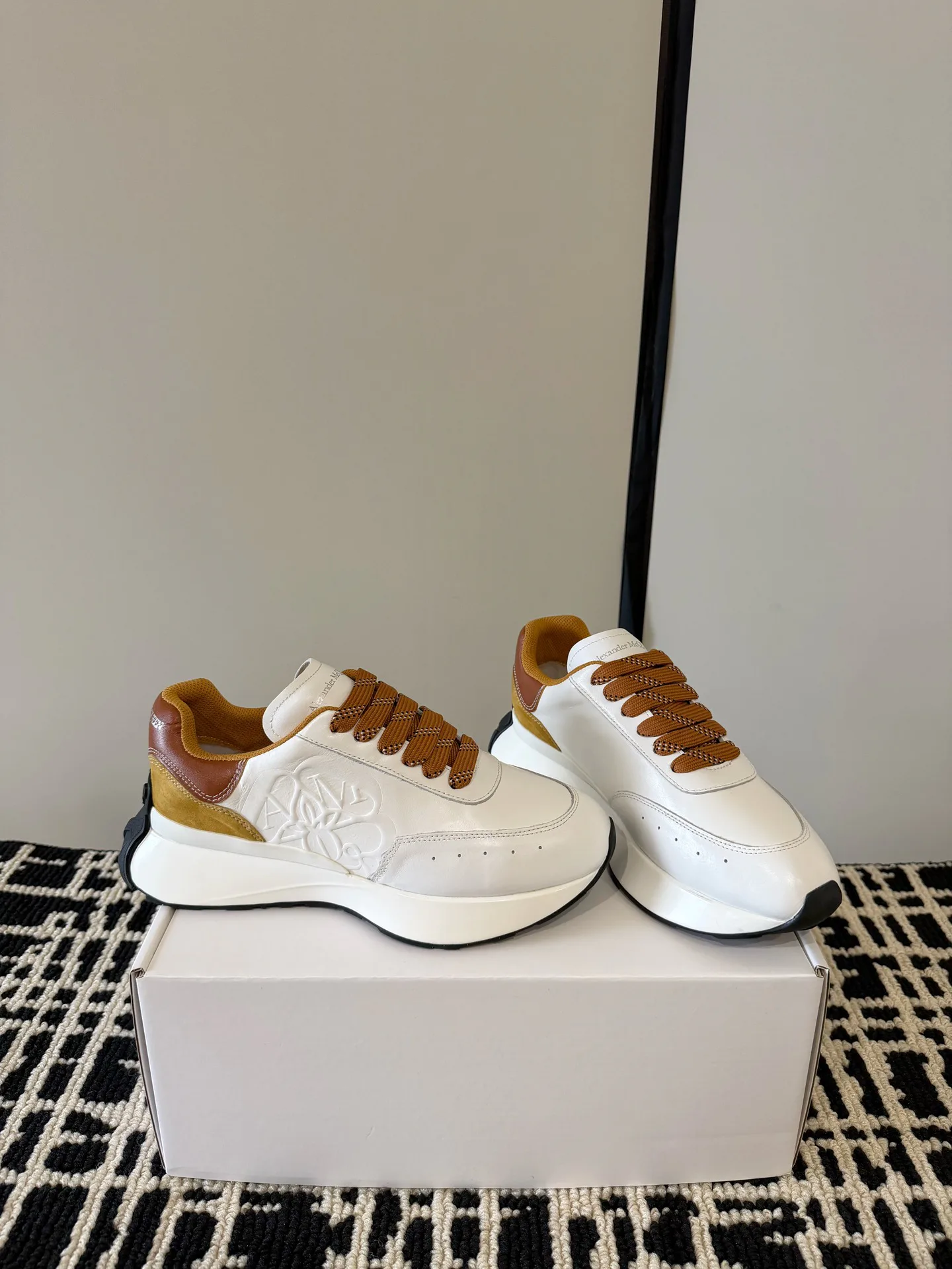 Кроссовки Женские Alexander Mcqueen 13343932