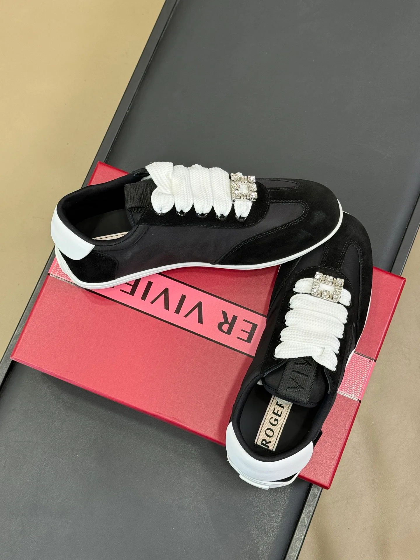 Кроссовки Женские Hermes 678482