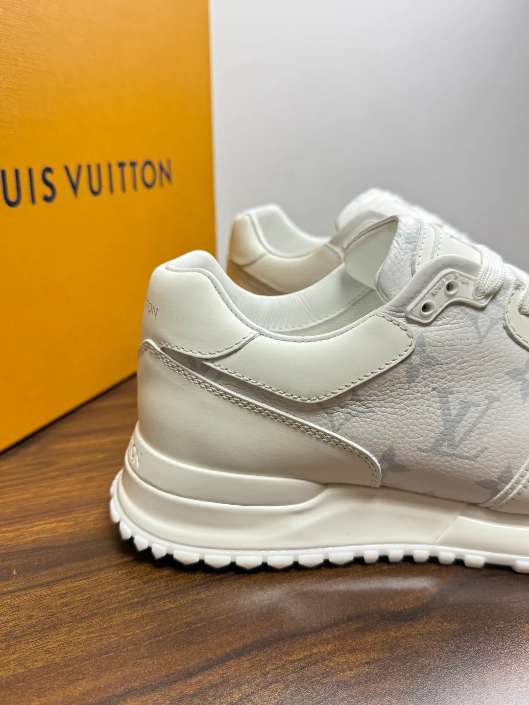 Кроссовки Мужские Louis Vuitton 20143427