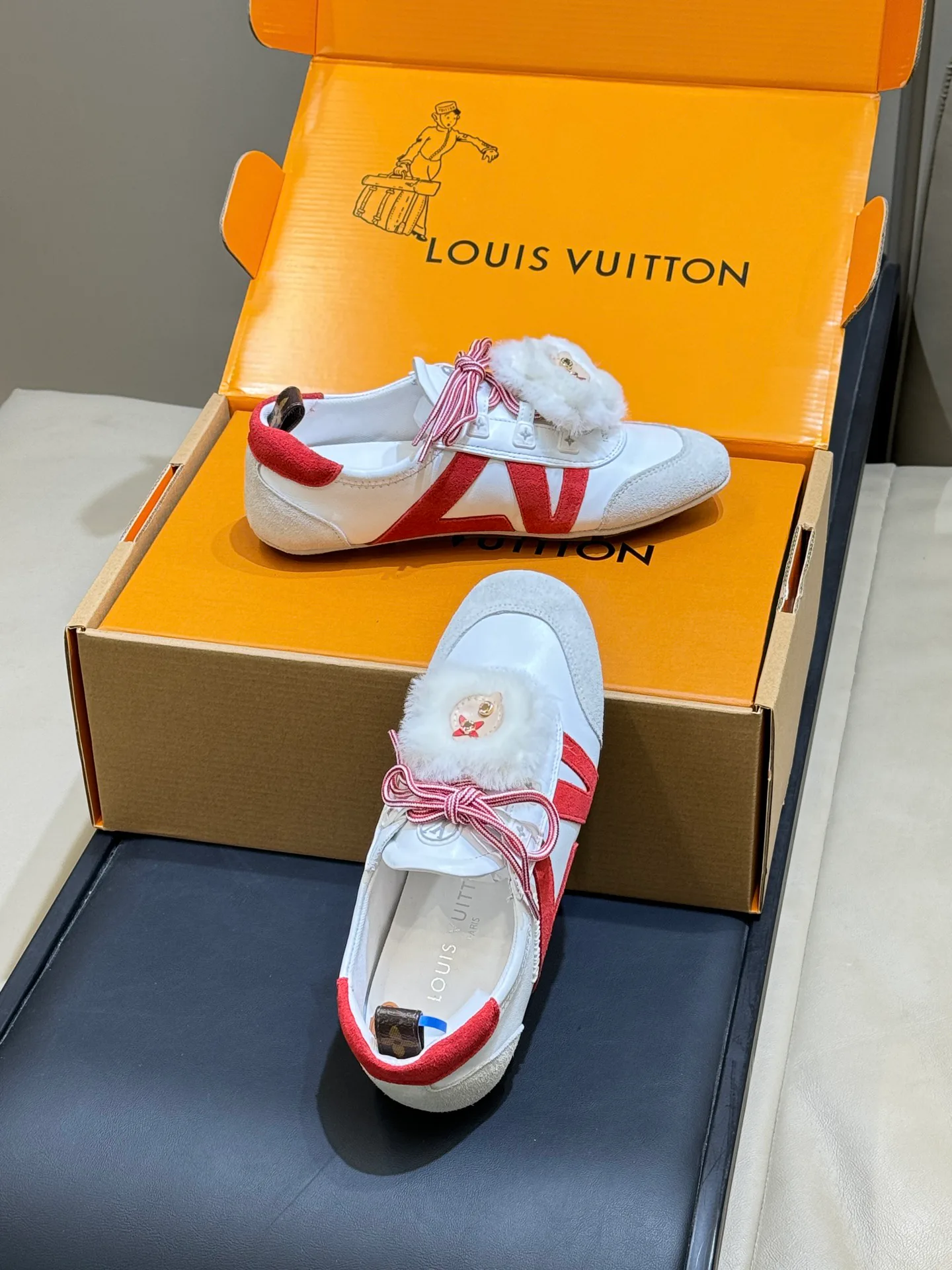 Кроссовки Женские Louis Vuitton 2768329