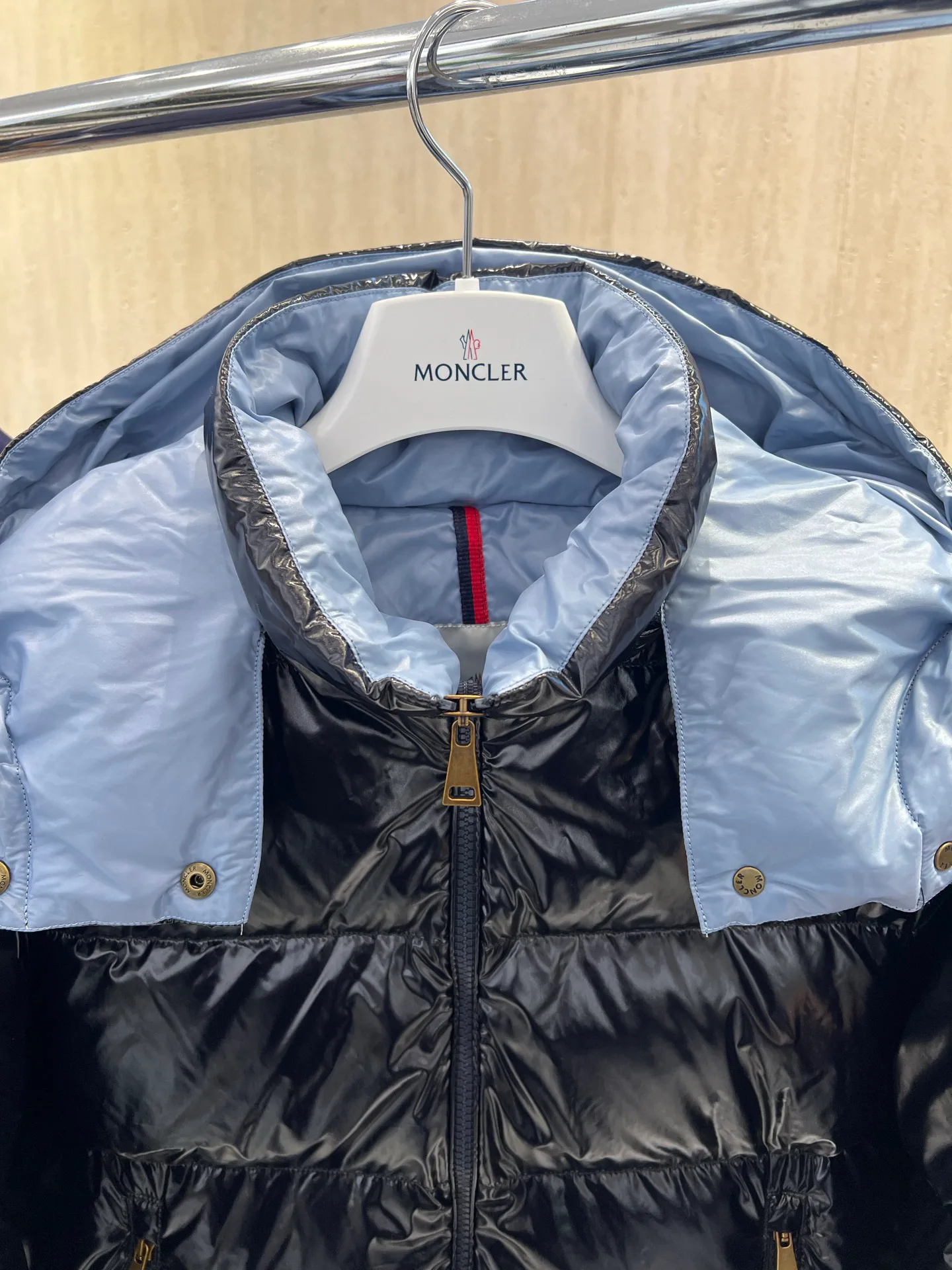 Куртки И Пуховики Мужские Moncler 18231182