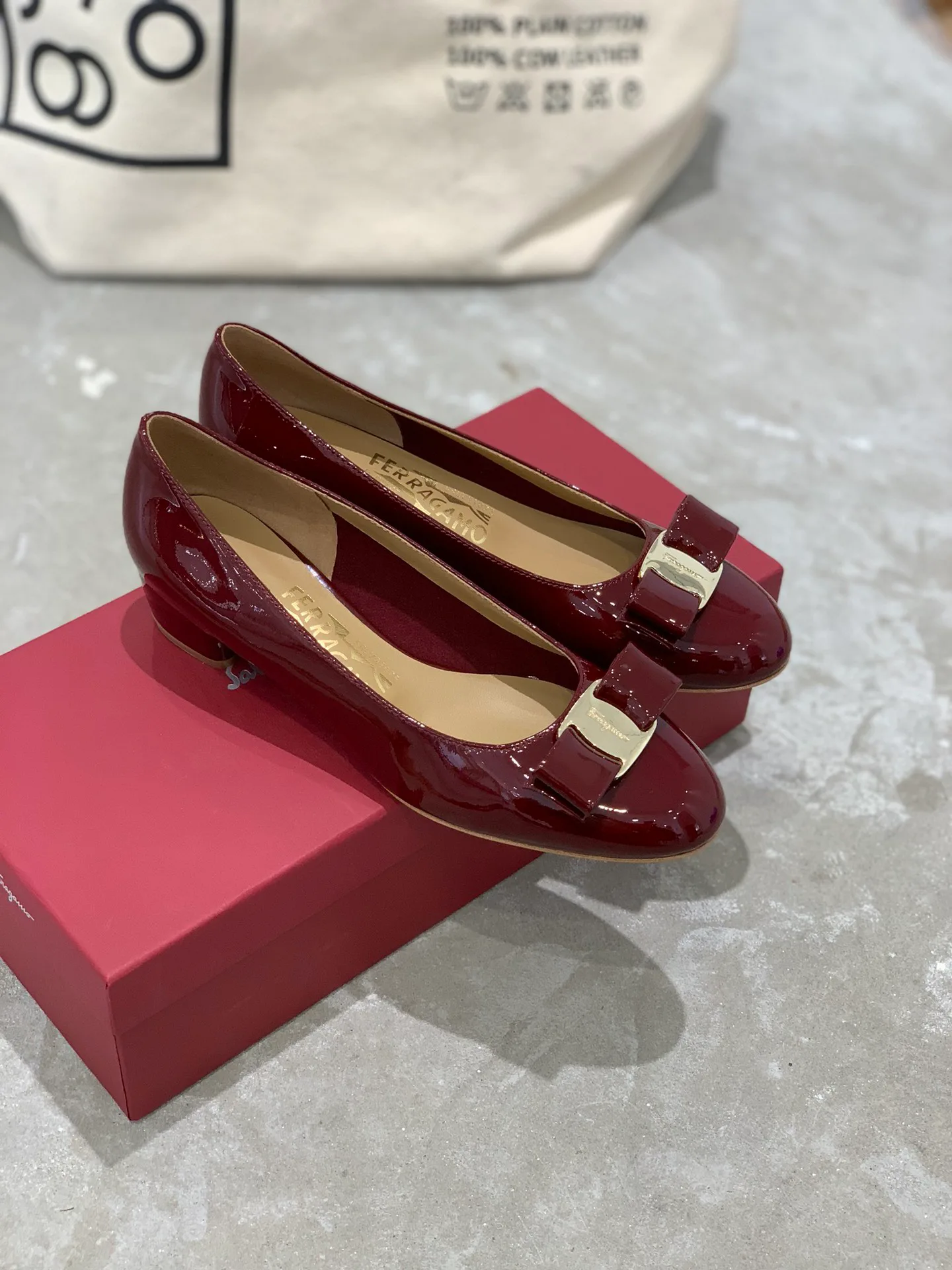 Туфли Женские Salvatore Ferragamo 18340705
