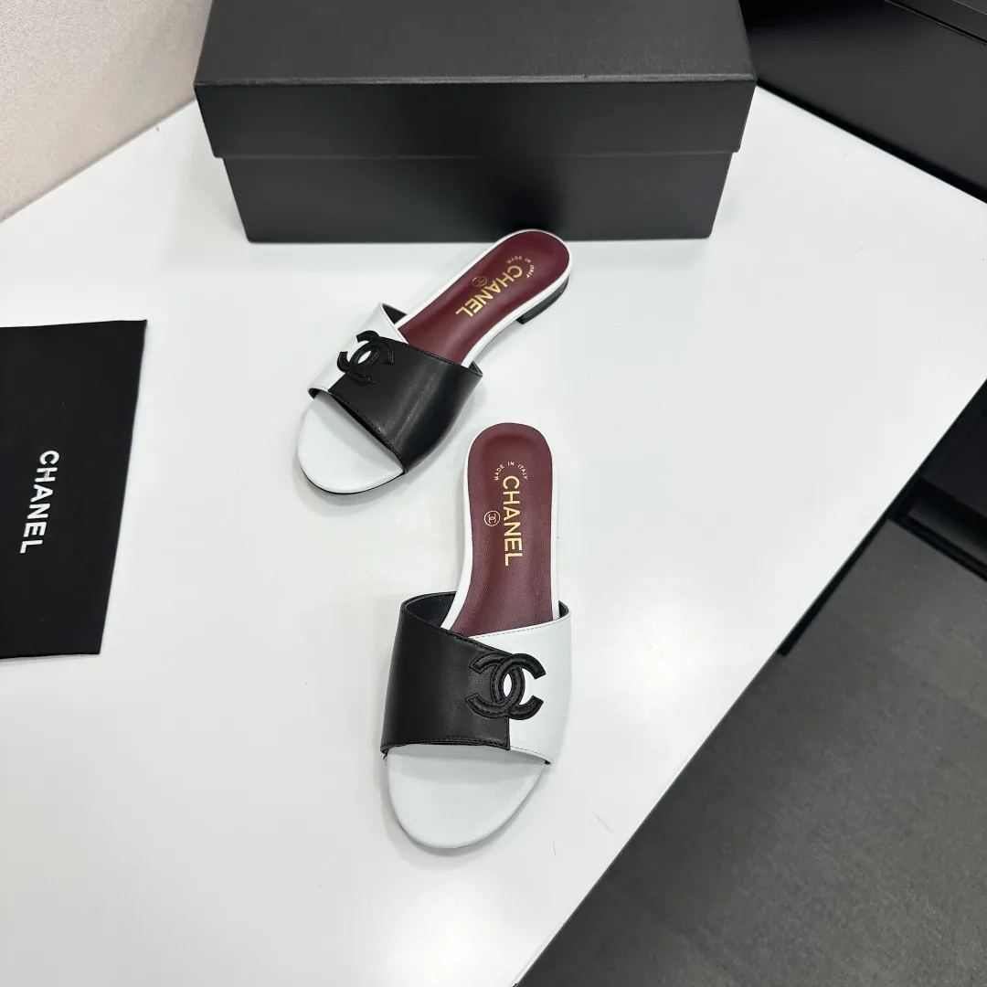 Шлепанцы Женские Chanel 11738525