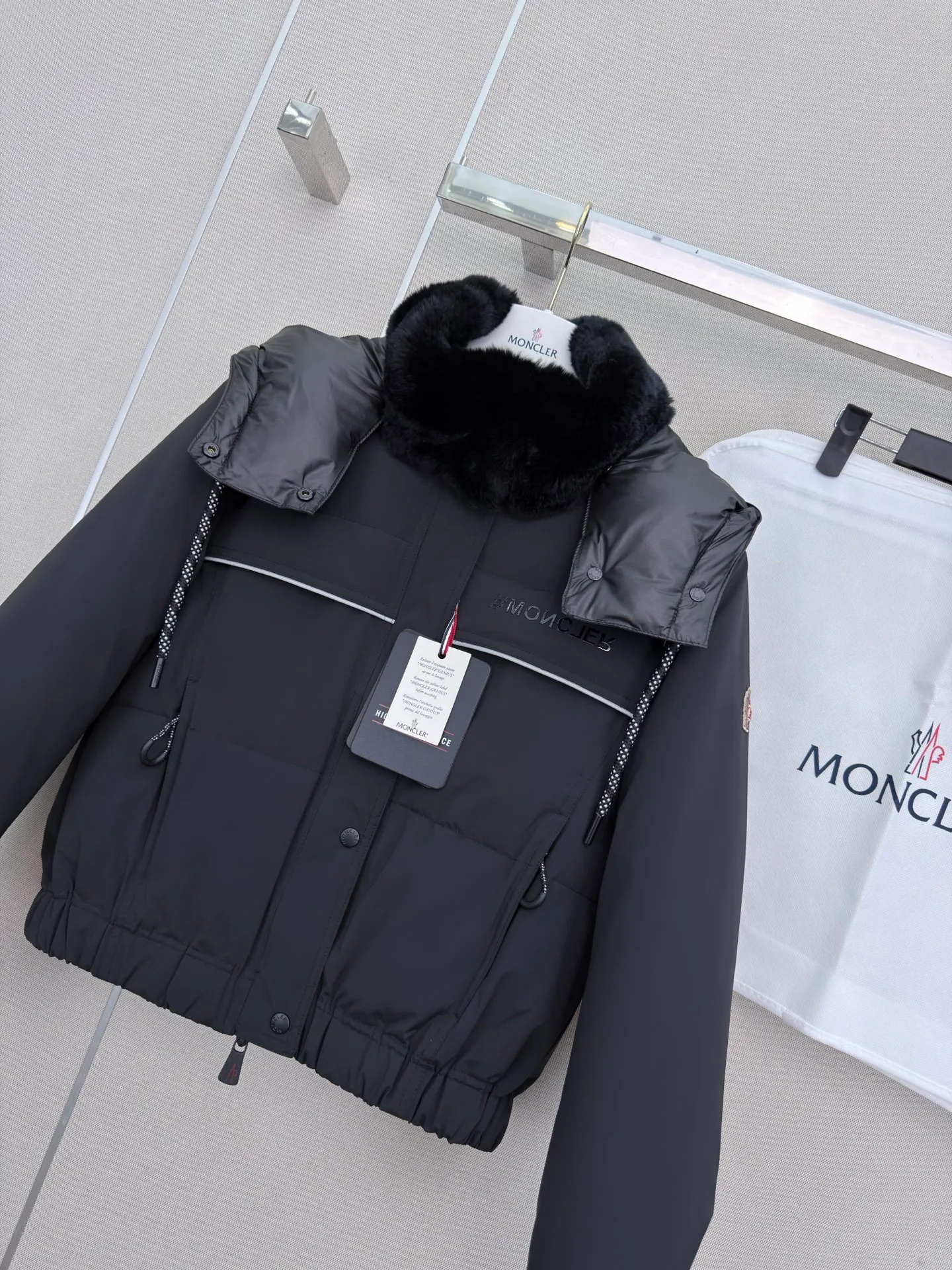 Куртки И Пуховики Женские Moncler 19589659