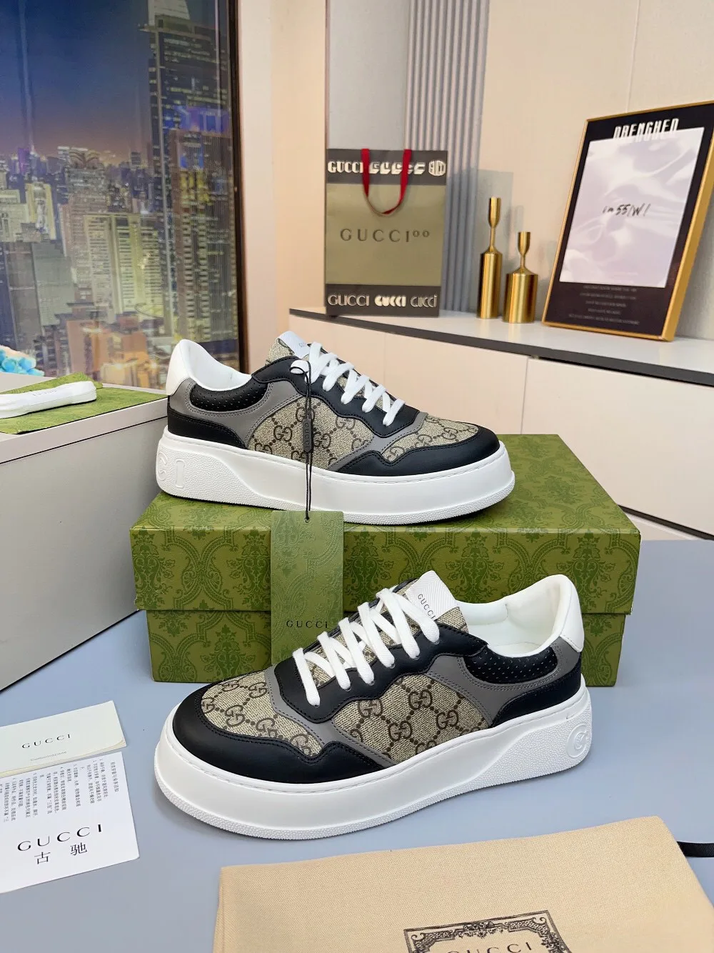 Кроссовки Женские Gucci 18369638