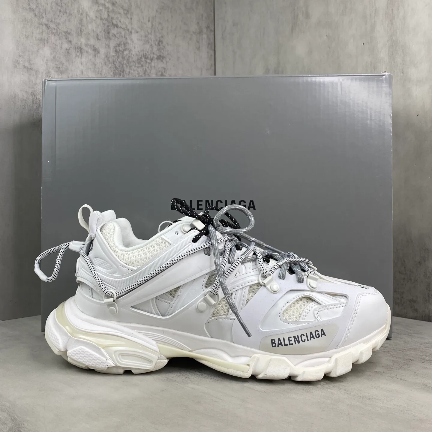 Кроссовки Женские Balenciaga 11705511