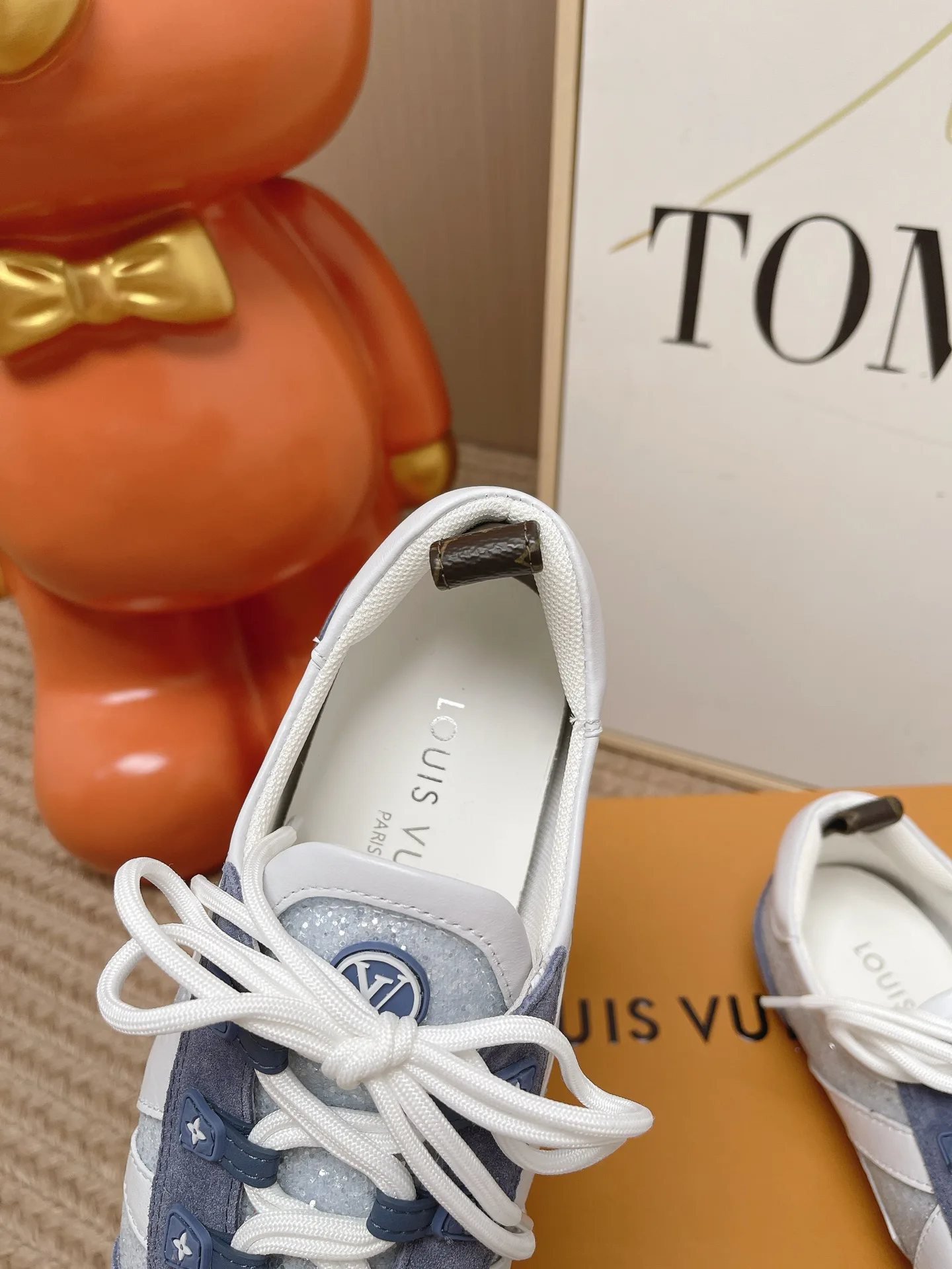Кроссовки Женские Louis Vuitton 17449400