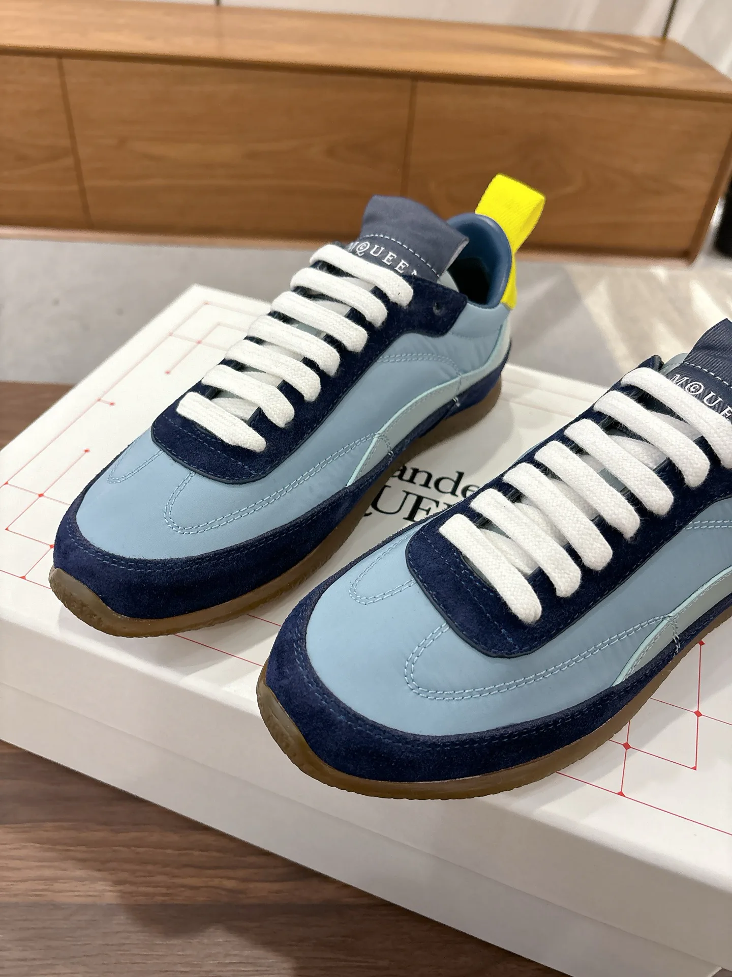 Кроссовки Женские Alexander Mcqueen 3446160