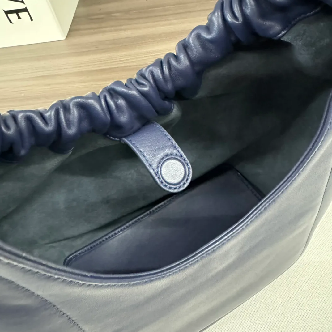 Классические Сумки Женские Loewe 12172491