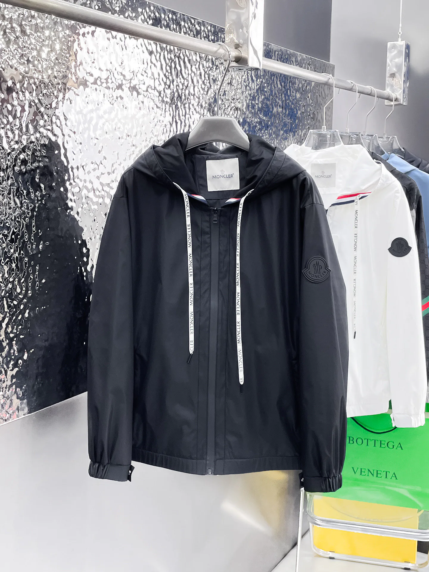 Куртки И Пуховики Мужские Moncler 9352298