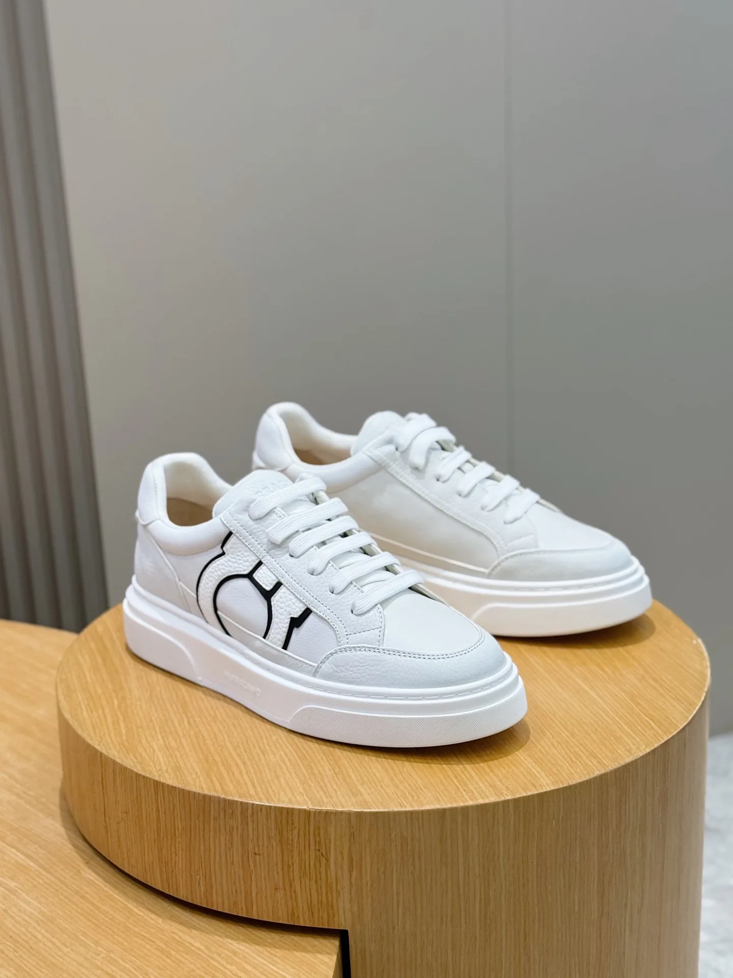 Кроссовки Мужские Salvatore Ferragamo 11758893