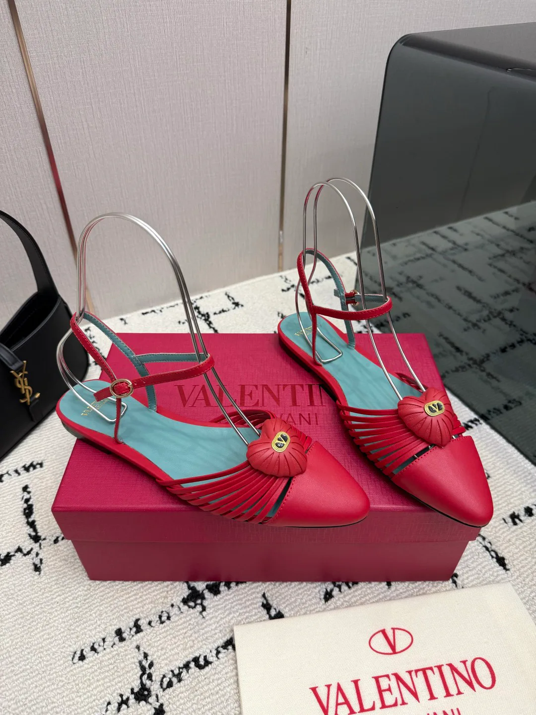 Босоножки Женские Valentino 18598094