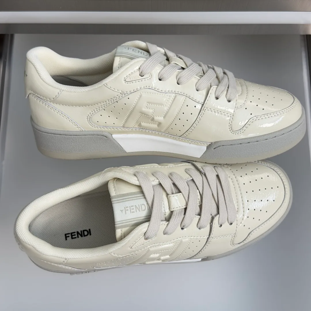 Кроссовки Женские Fendi 17729638