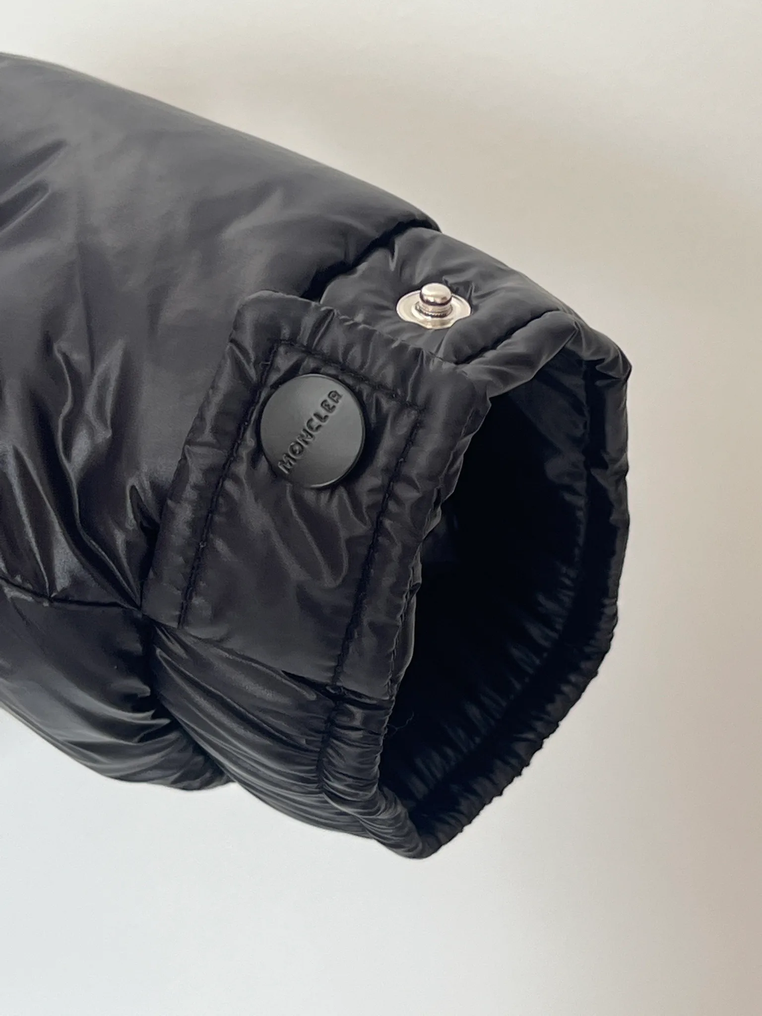 Куртки И Пуховики Женские Moncler 18416130