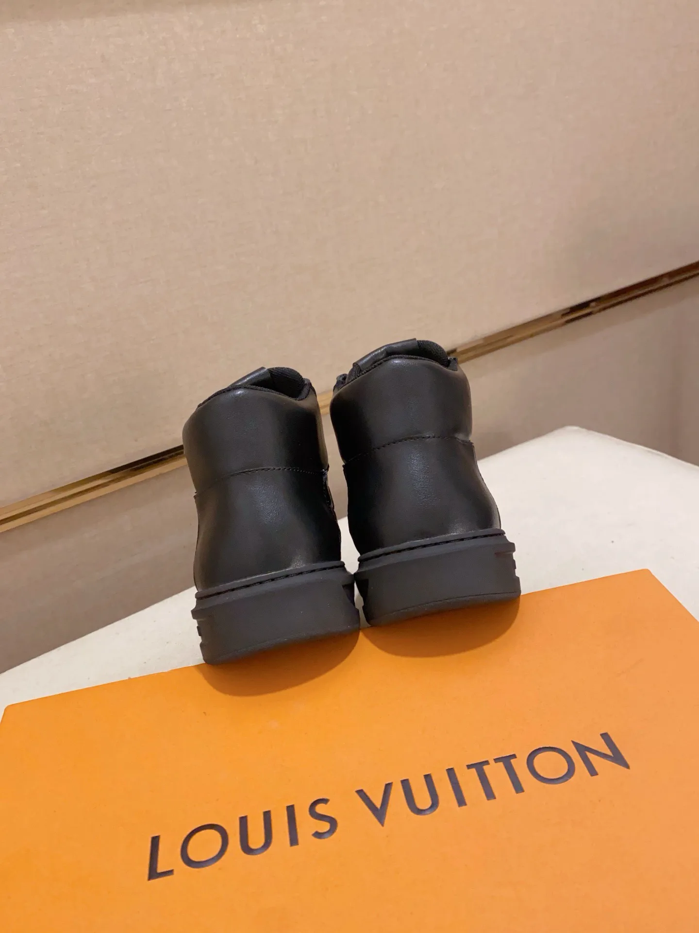 Кеды Мужские Louis Vuitton 1062370