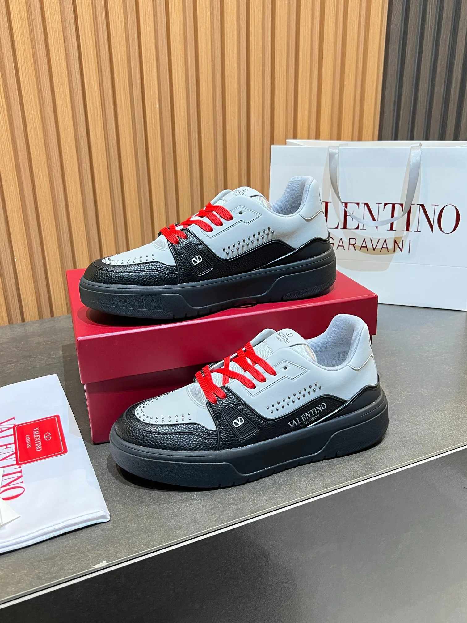 Кроссовки Женские Valentino 11575974