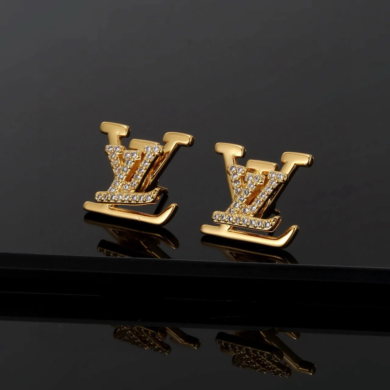 Бижутерия Louis Vuitton 17477423
