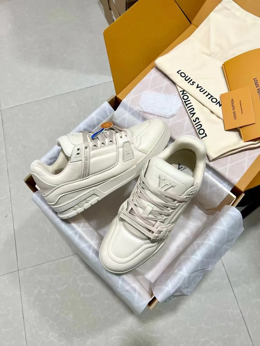 Кроссовки Женские Louis Vuitton 5667