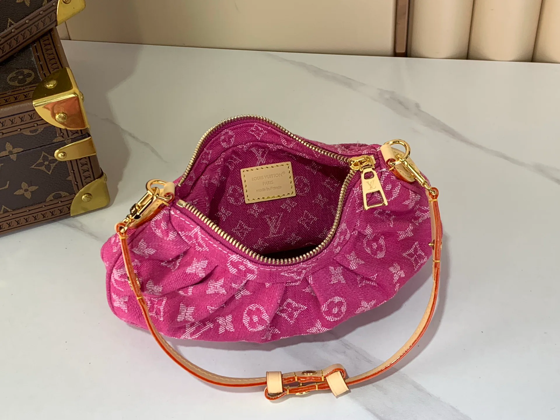 Клатчи Женские Louis Vuitton 12798954