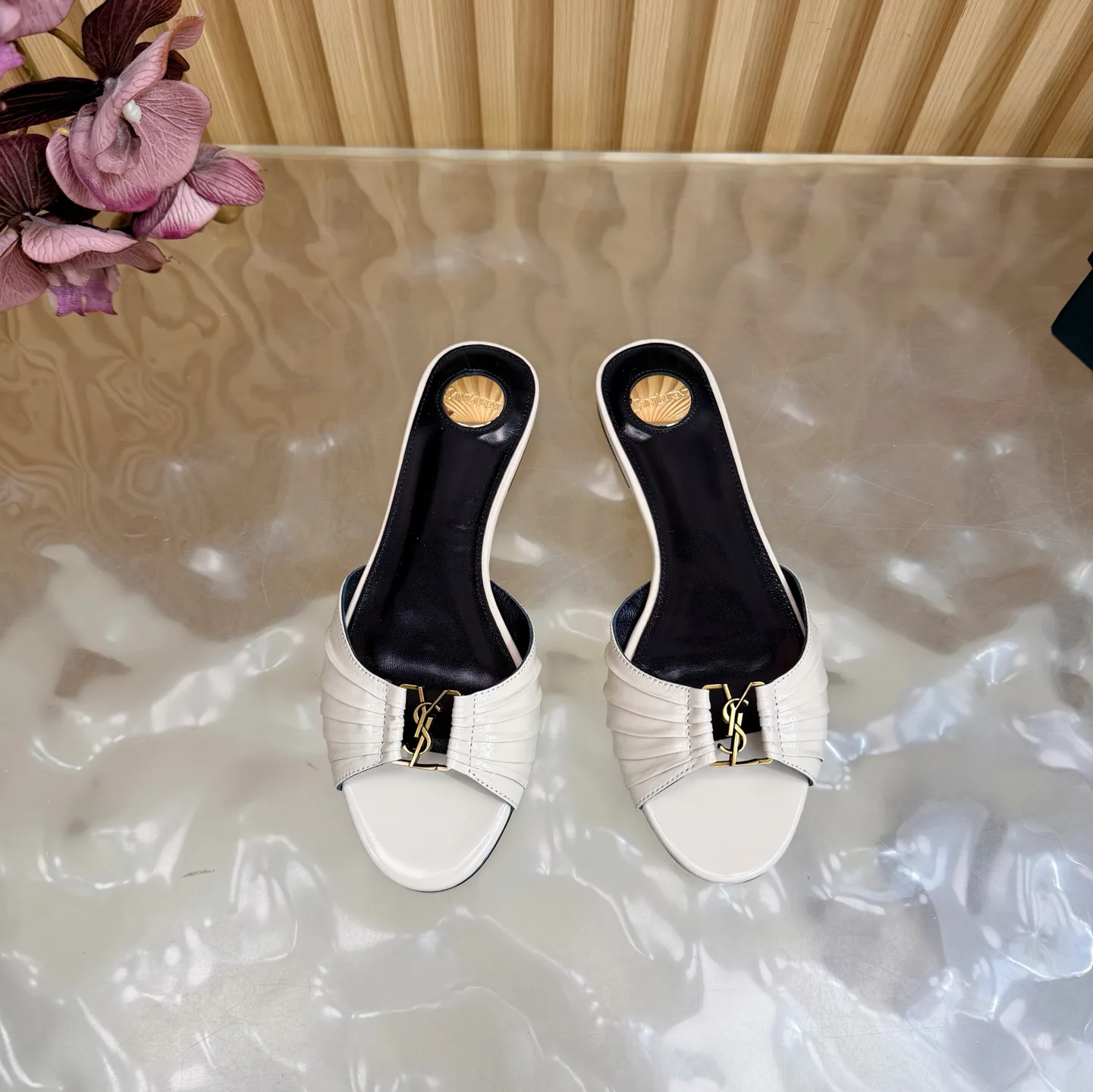 Шлепанцы Женские Saint Laurent 11660316