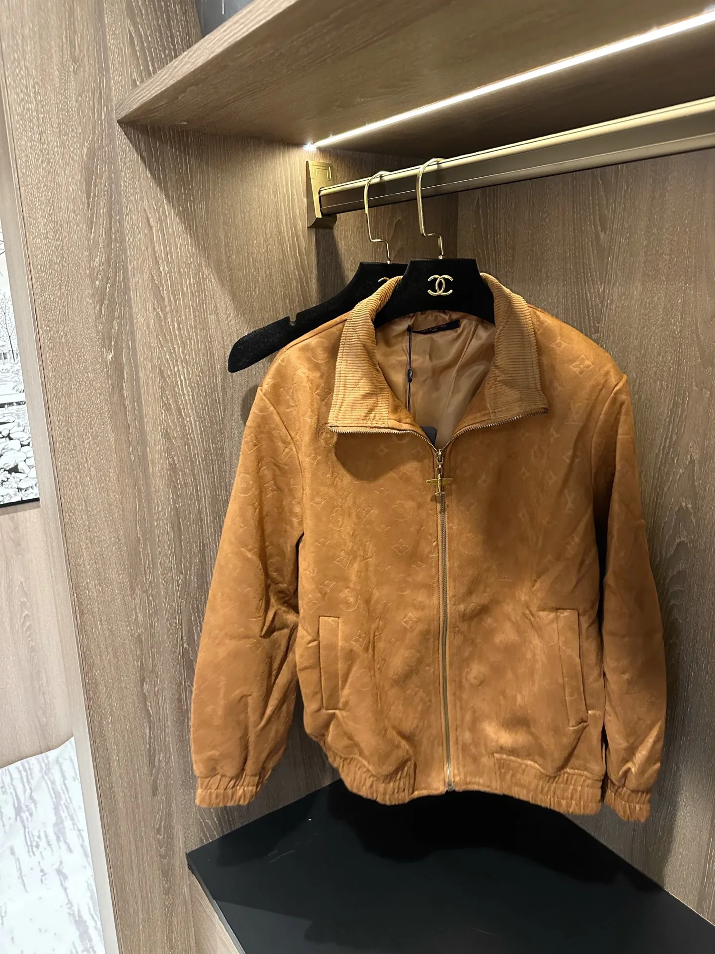 Куртки И Пуховики Женские Louis Vuitton 230977