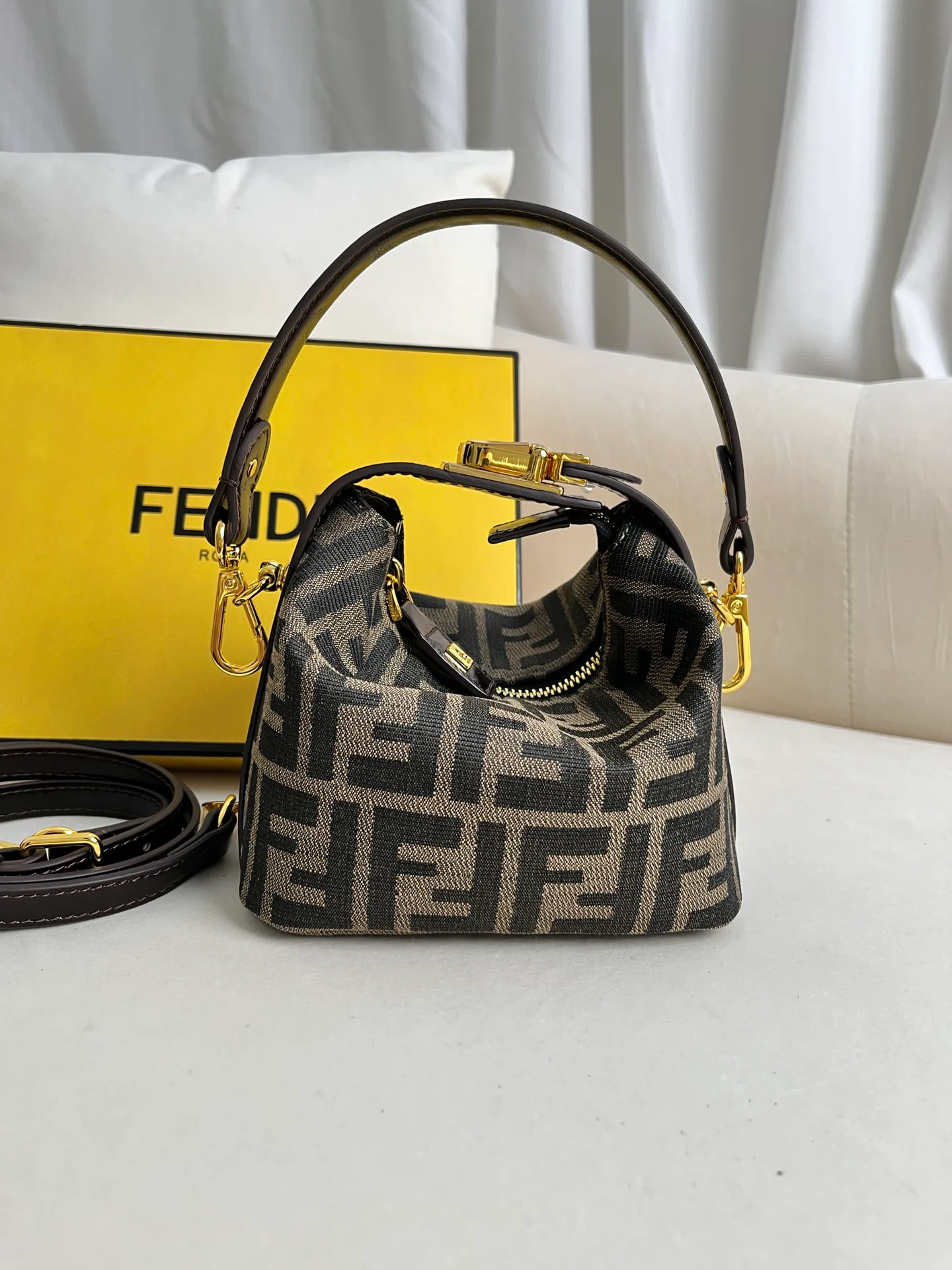 Классические Сумки Женские Fendi 1377454