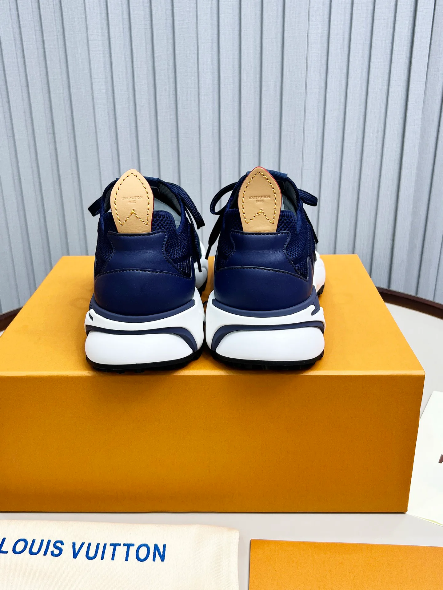 Кроссовки Мужские Louis Vuitton 11572348