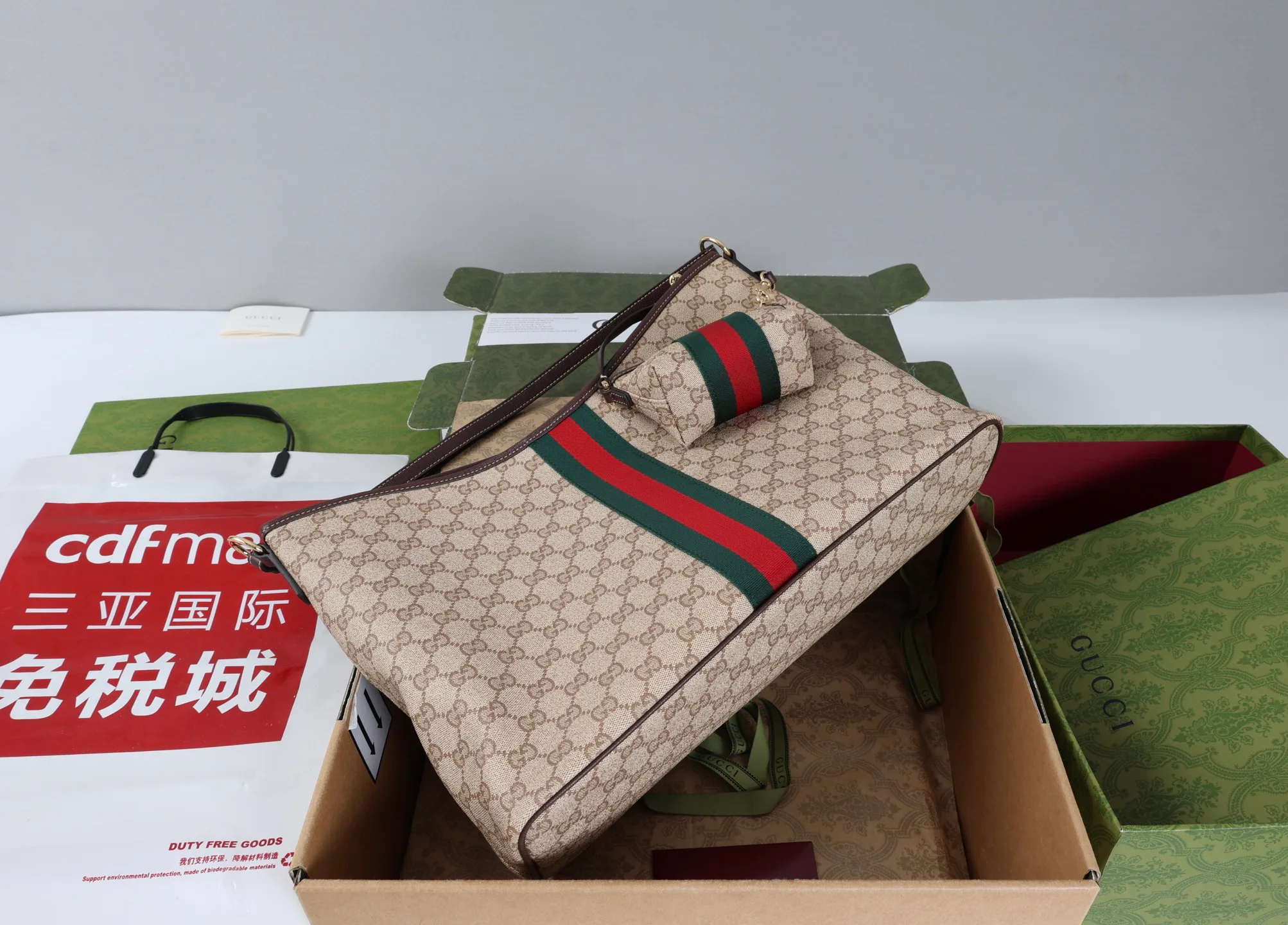 Классические Сумки Женские Gucci 18250600