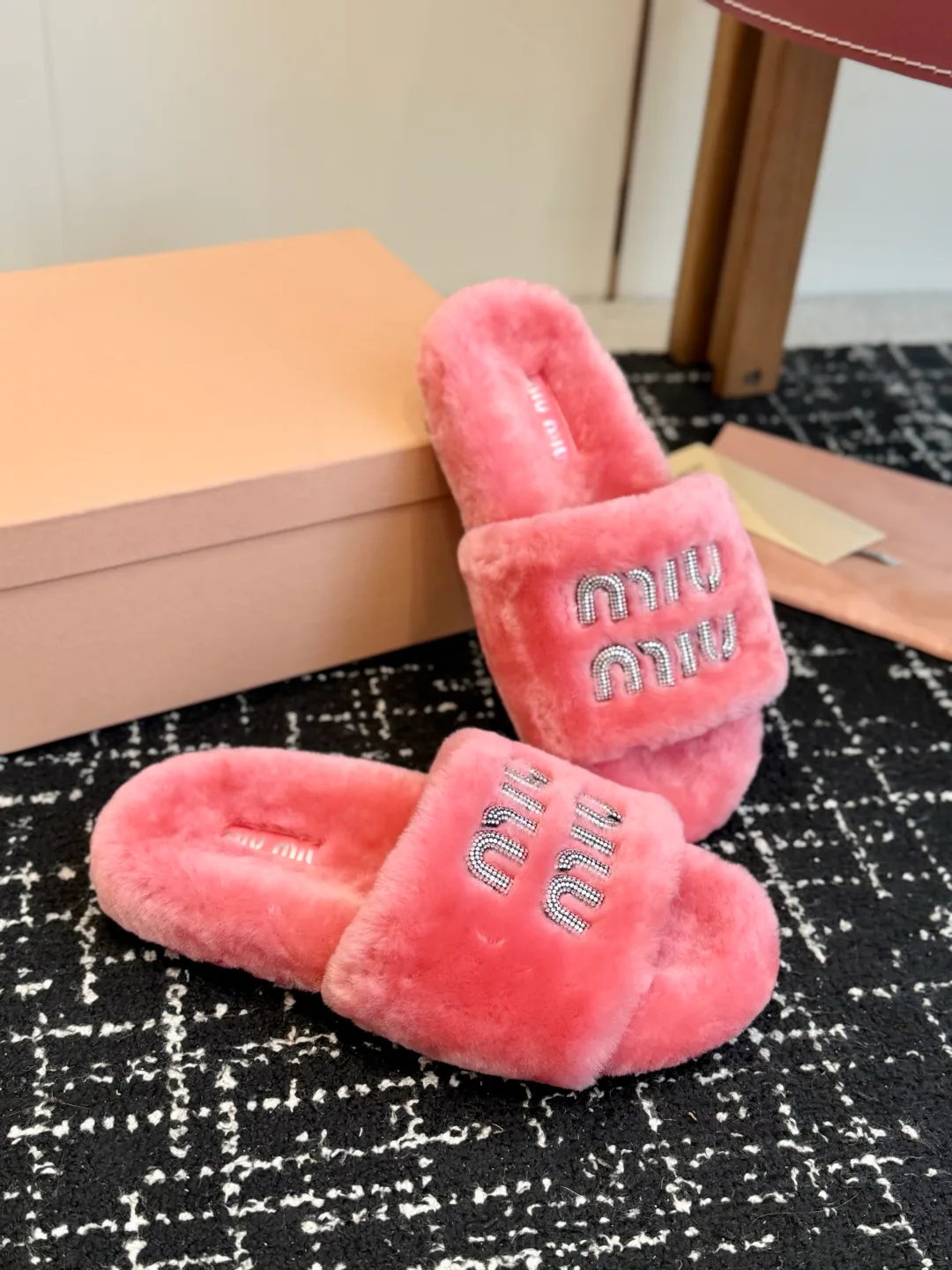 Тапочки Женские Miu Miu 18139568