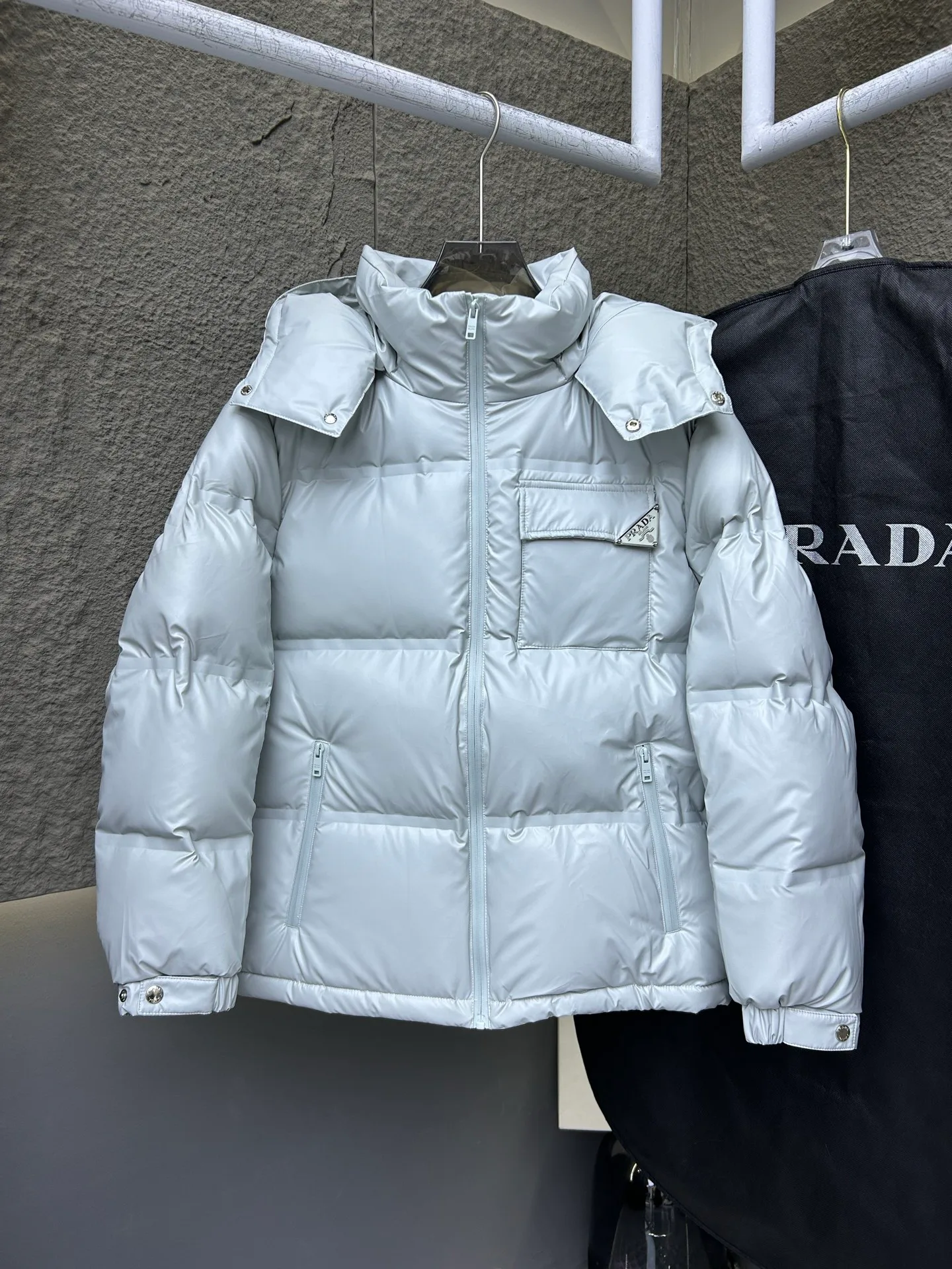 Куртки И Пуховики Женские Prada 17932054
