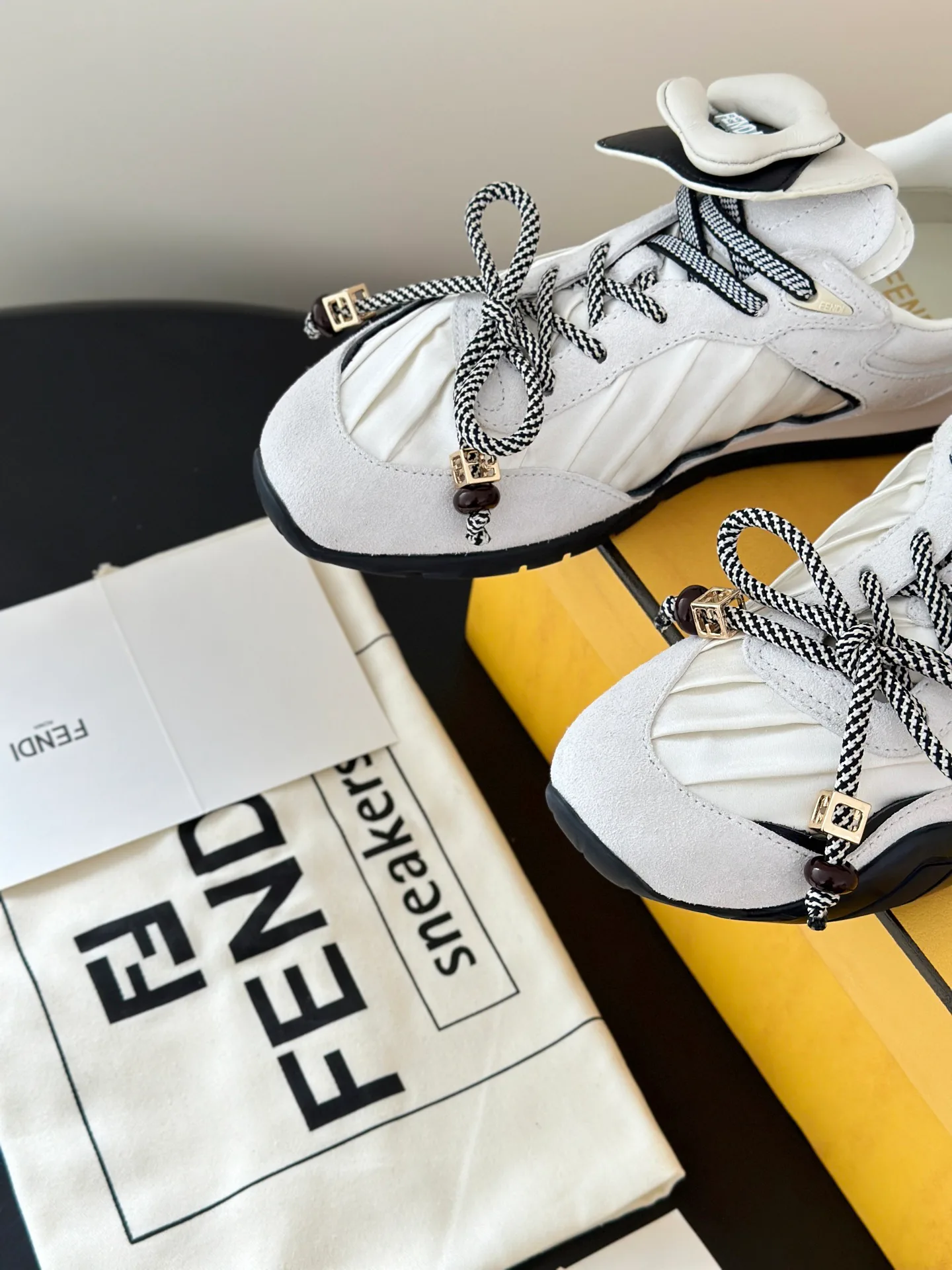 Кроссовки Женские Fendi 11886716