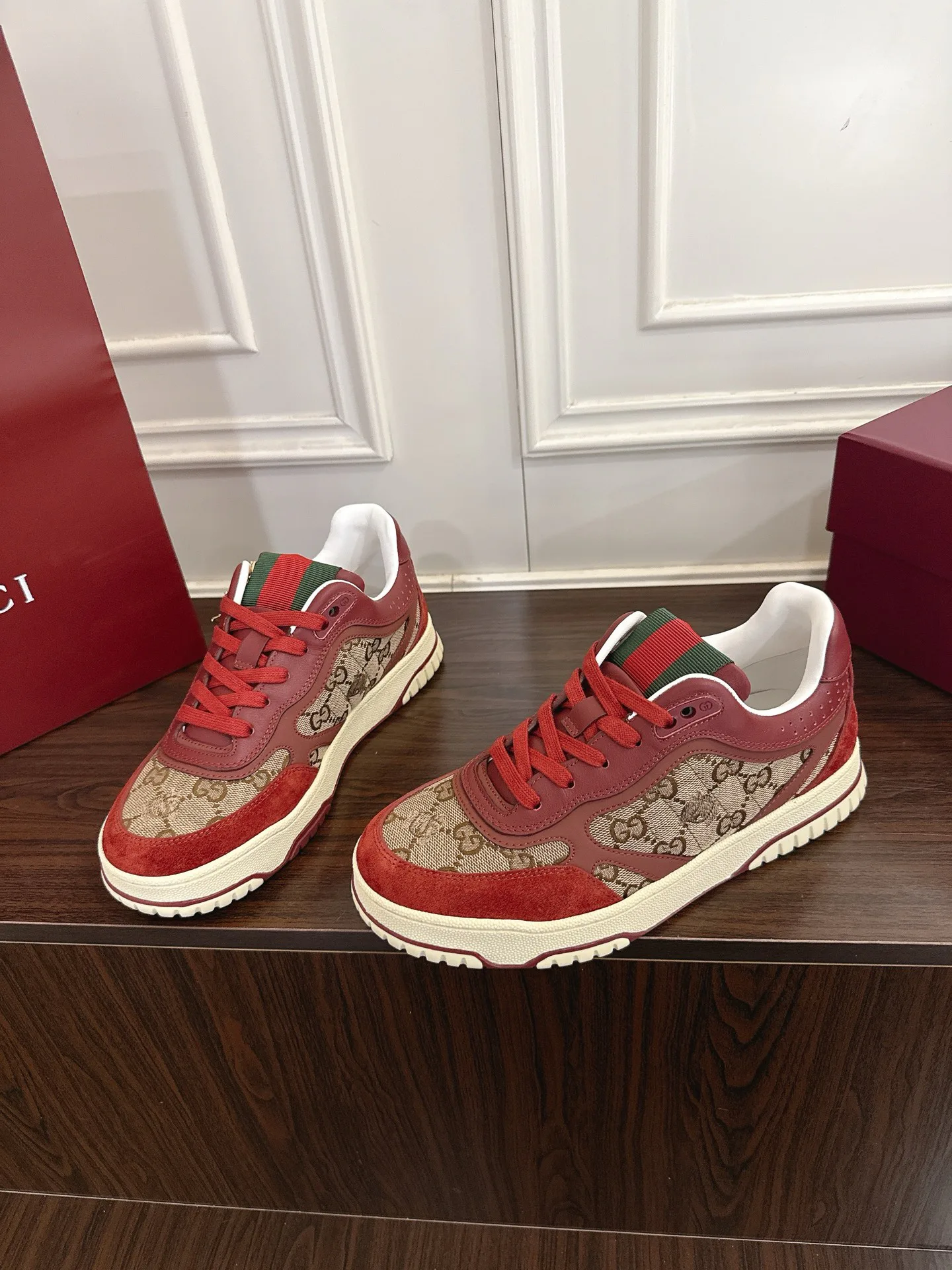 Кроссовки Женские Gucci 983418