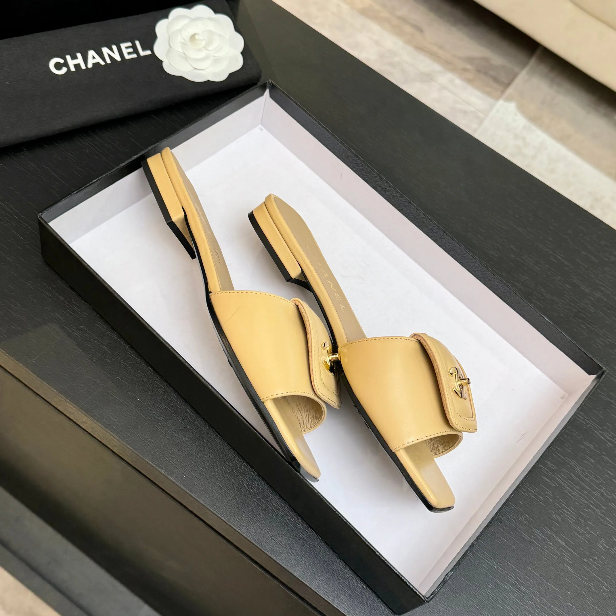 Шлепанцы Женские Chanel 12208633