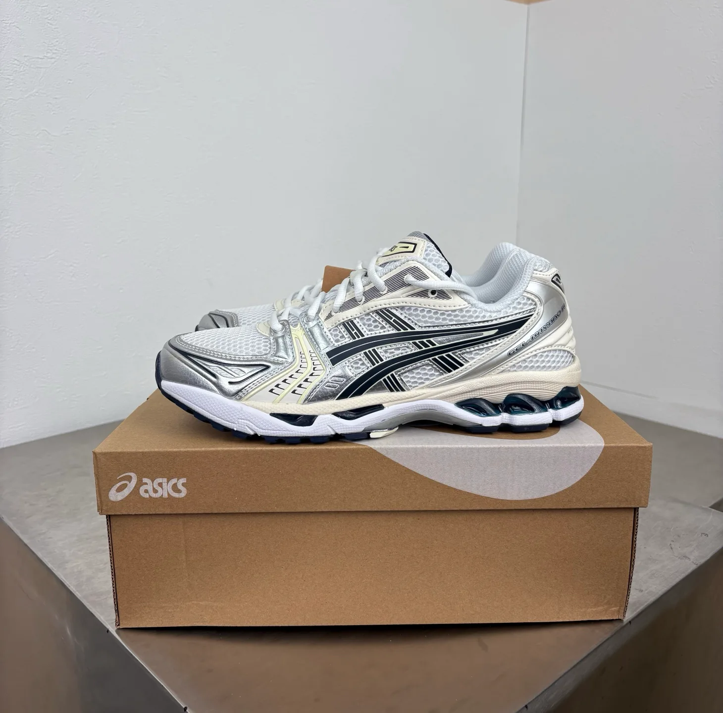 Кроссовки Женские Asics 18744162