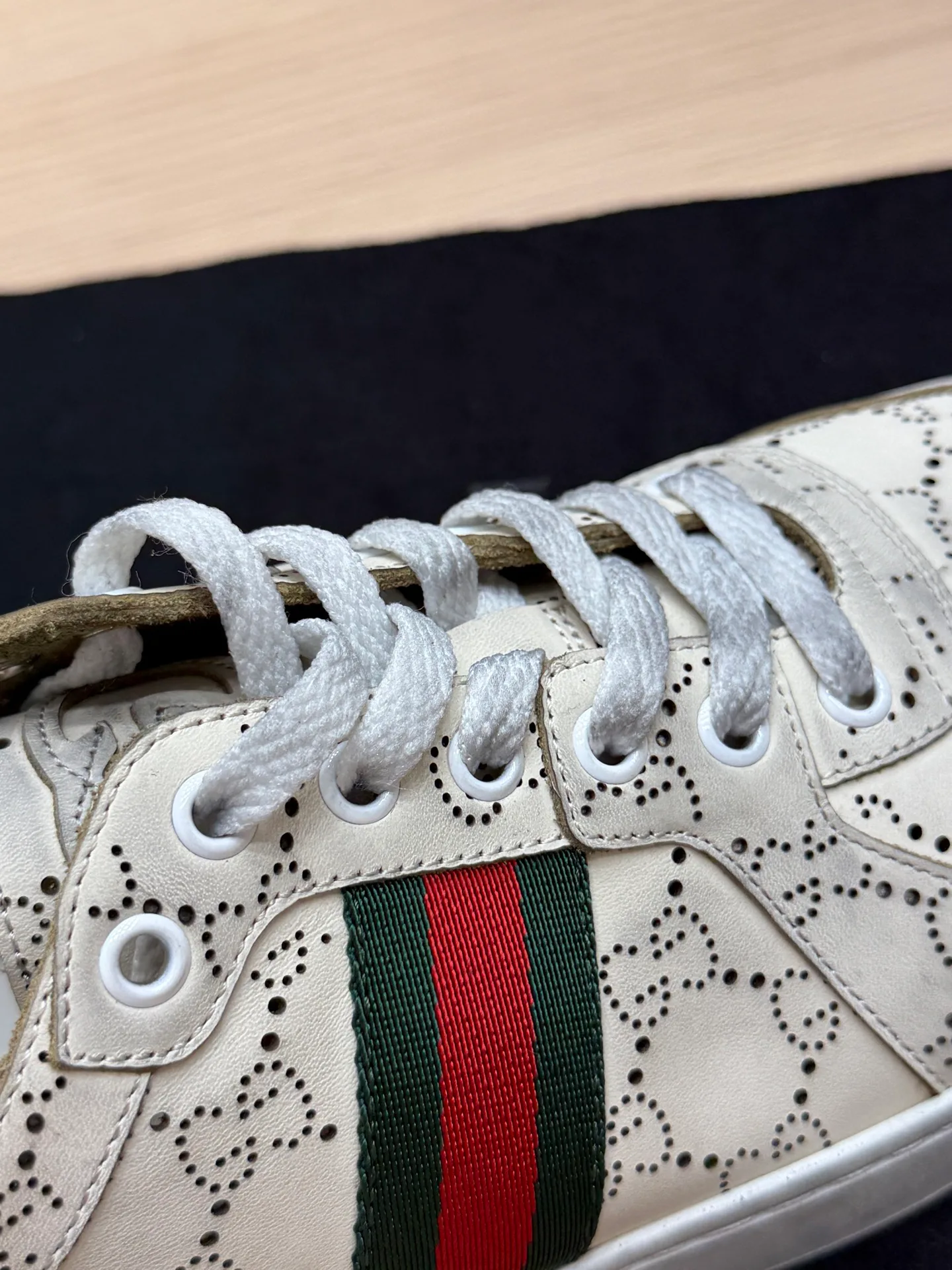 Кроссовки Женские Gucci 18995125