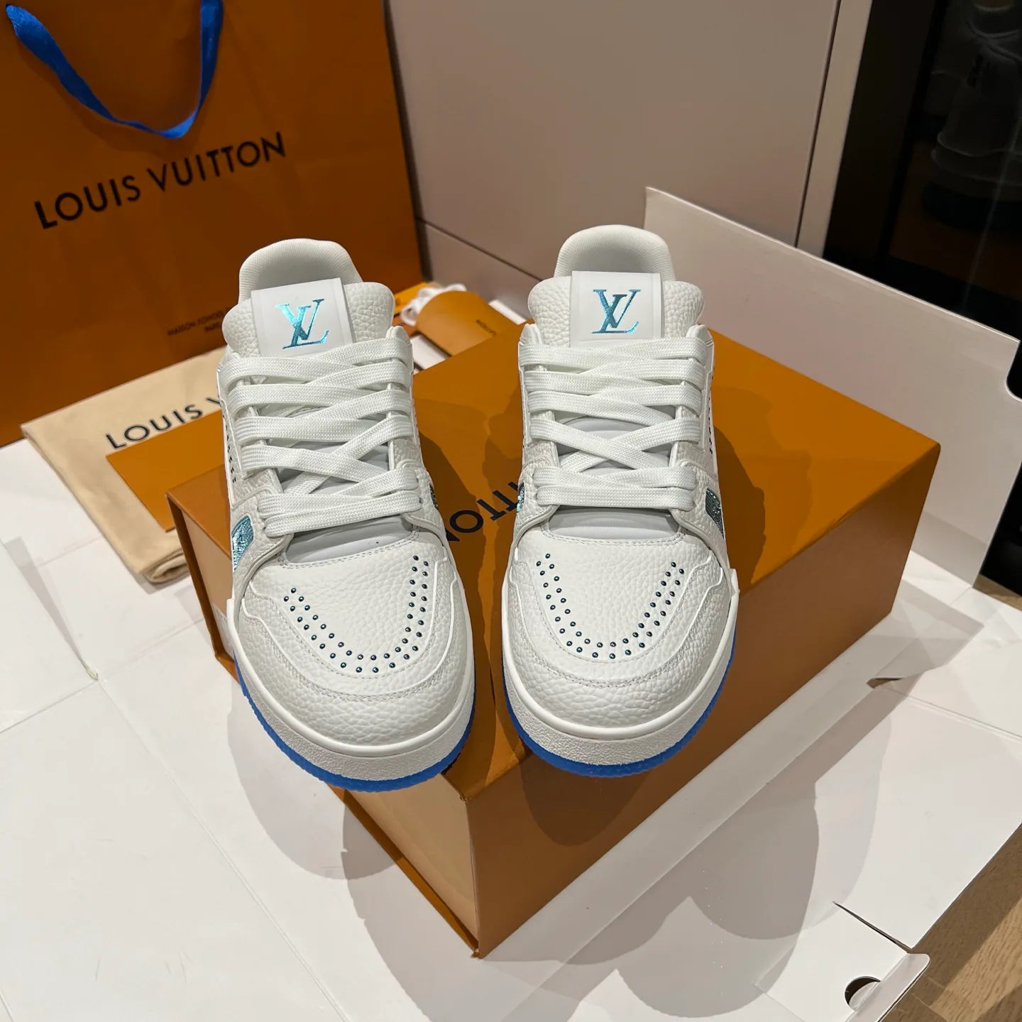 Кроссовки Женские Louis Vuitton 357834