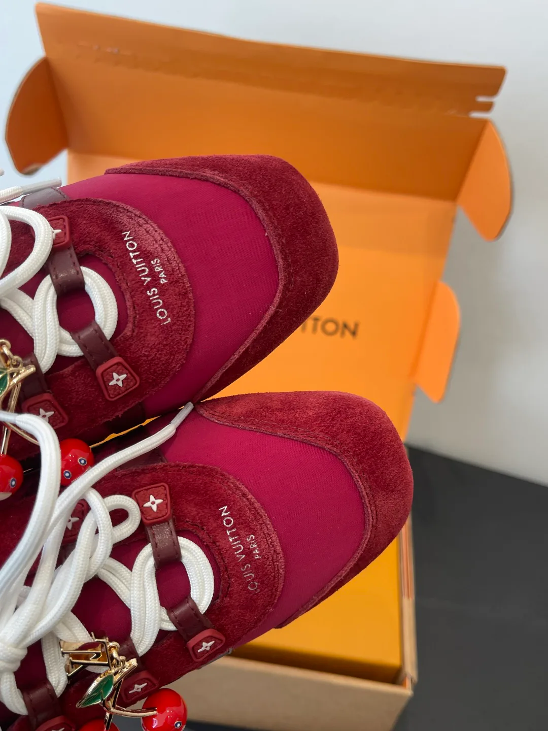 Кроссовки Женские Louis Vuitton 1595088