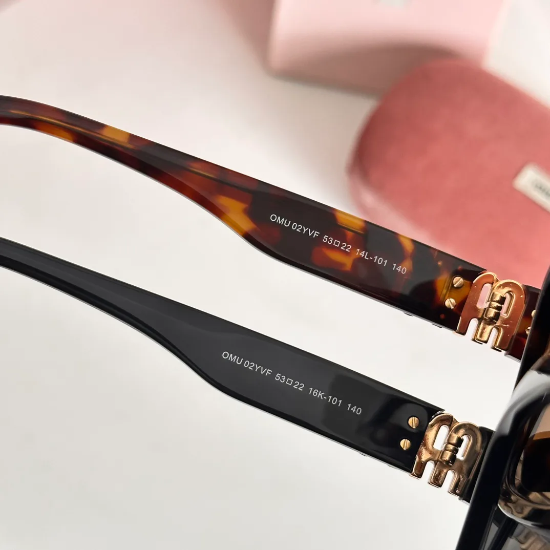 Очки Miu Miu 231827