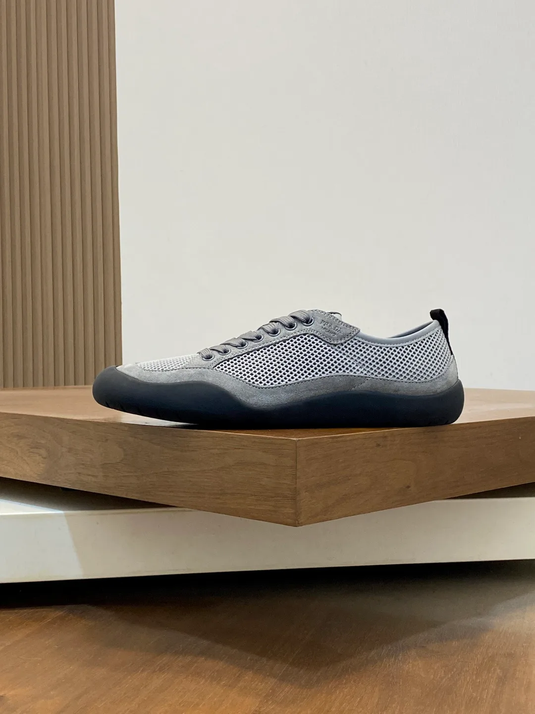 Кроссовки Мужские Prada 12621316