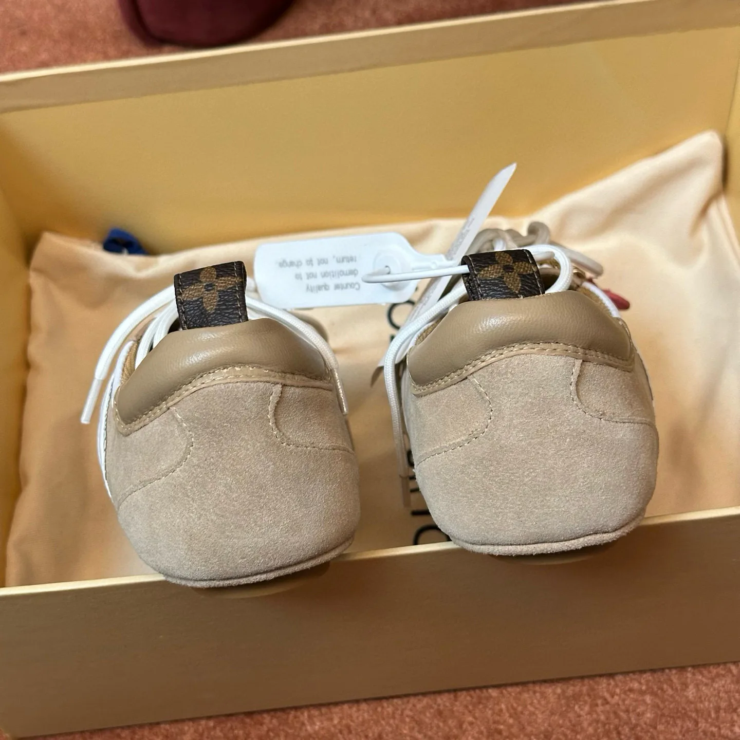 Кроссовки Женские Louis Vuitton 76260