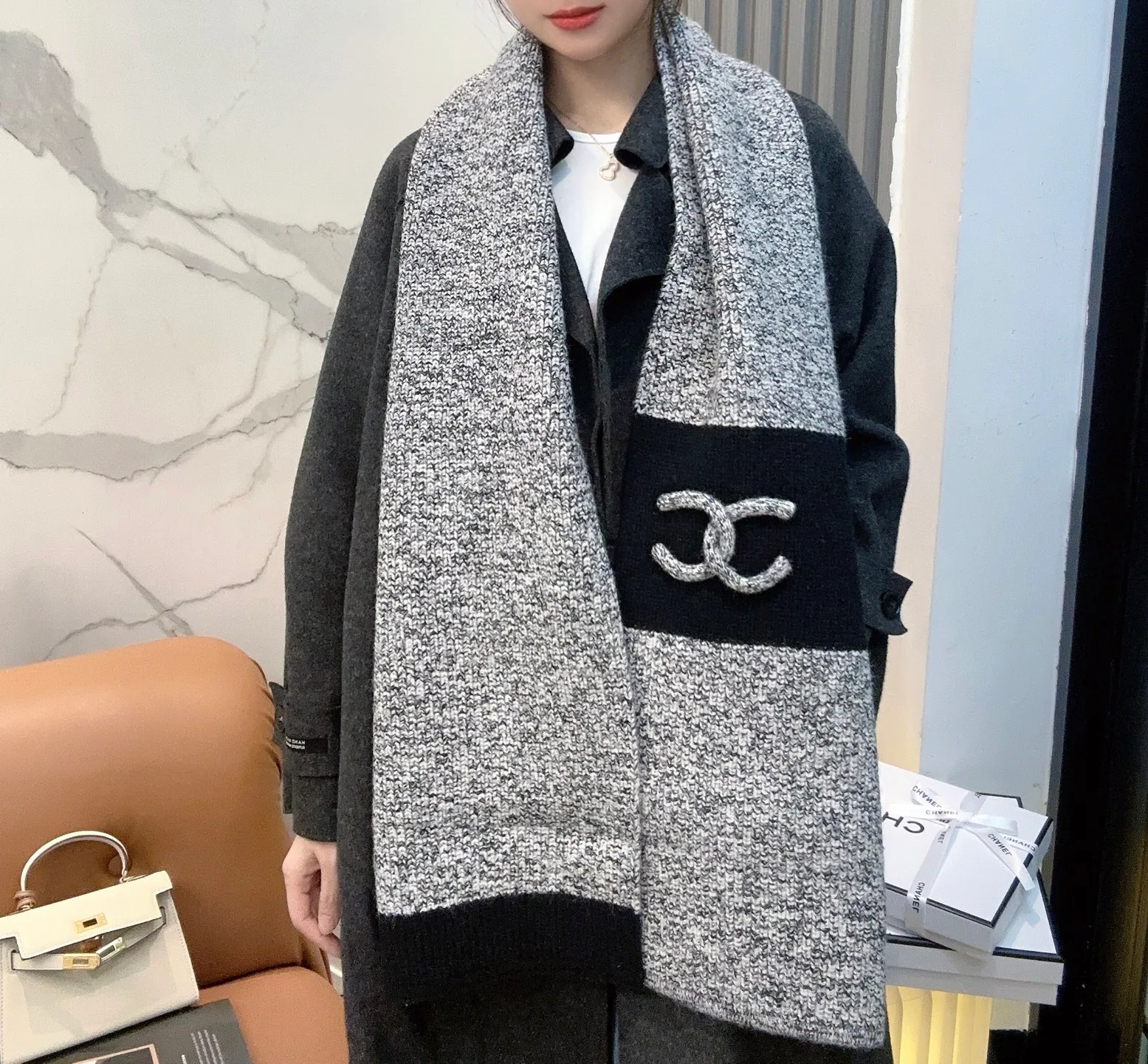 Шарфы Chanel 18105429