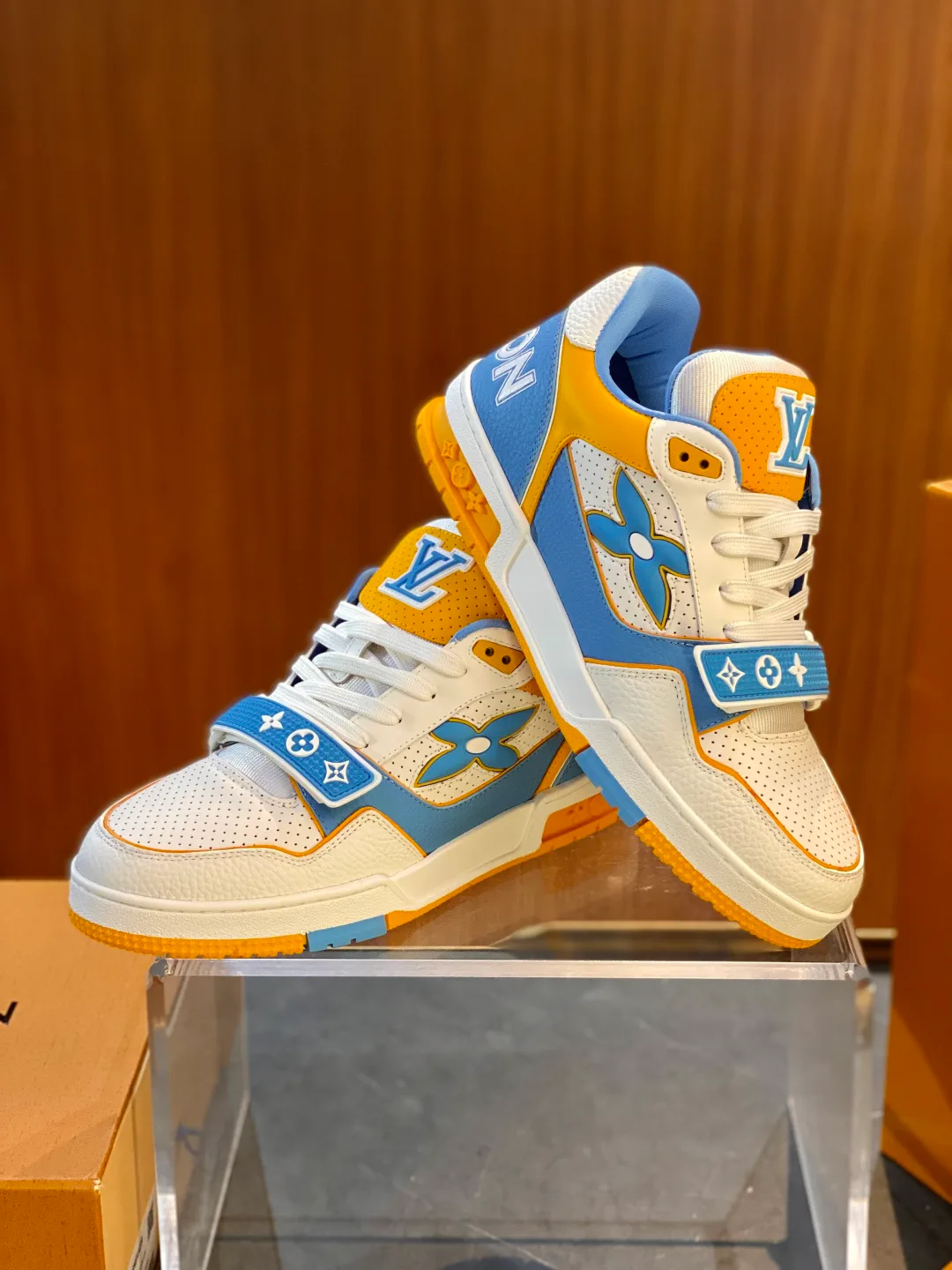 Кроссовки Женские Louis Vuitton 1276750